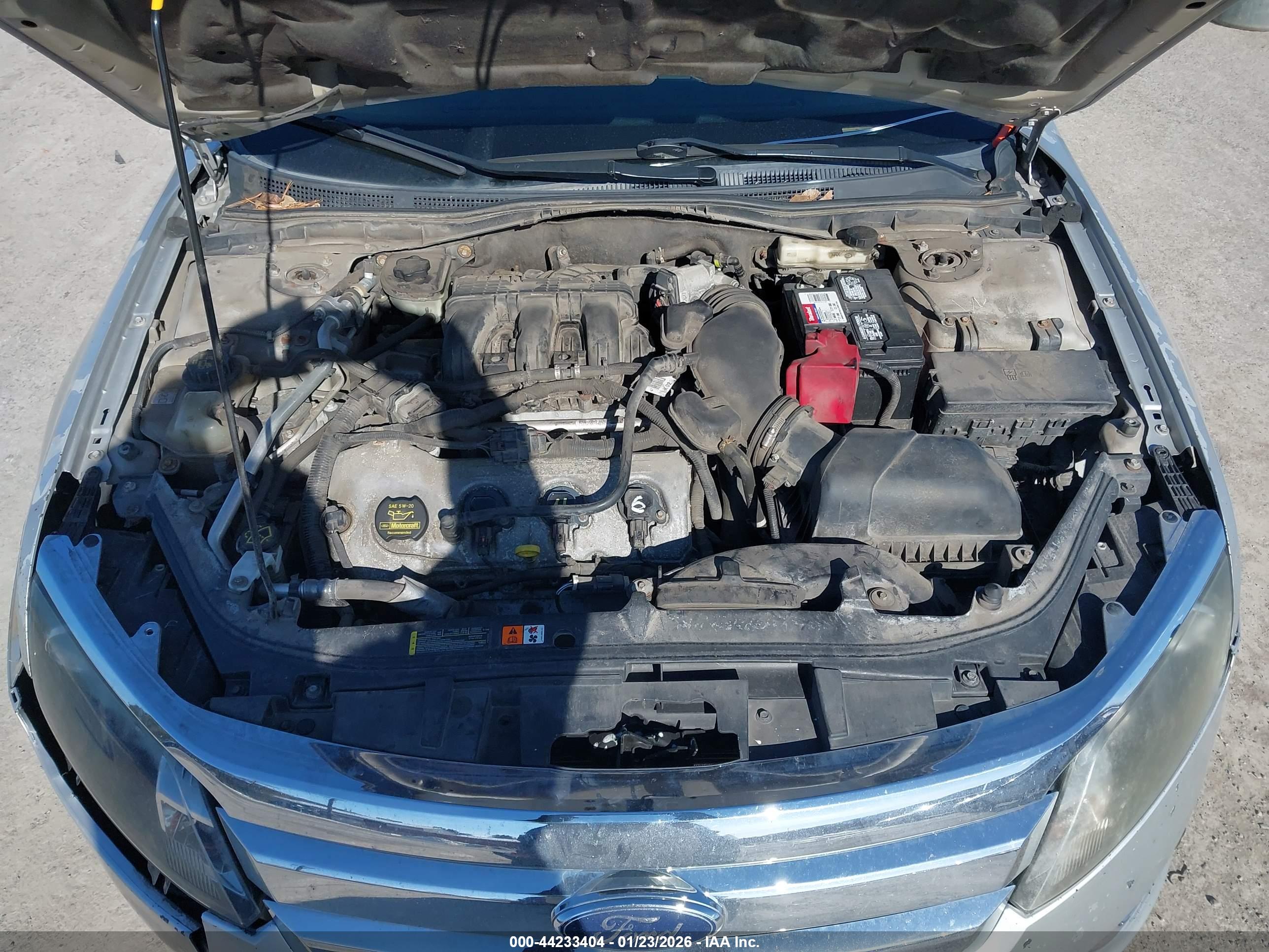 FORD FUSION image 10