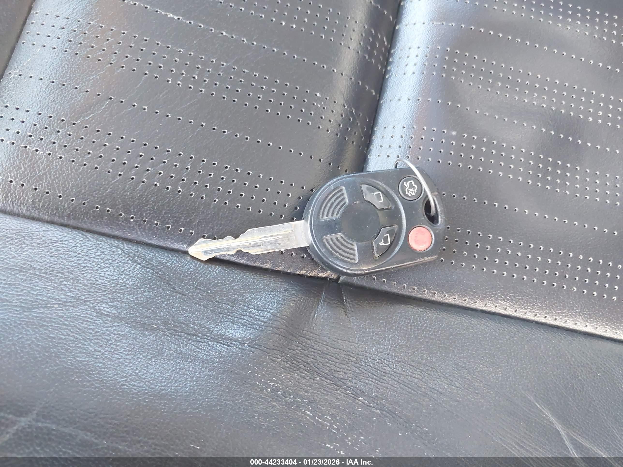FORD FUSION image 11