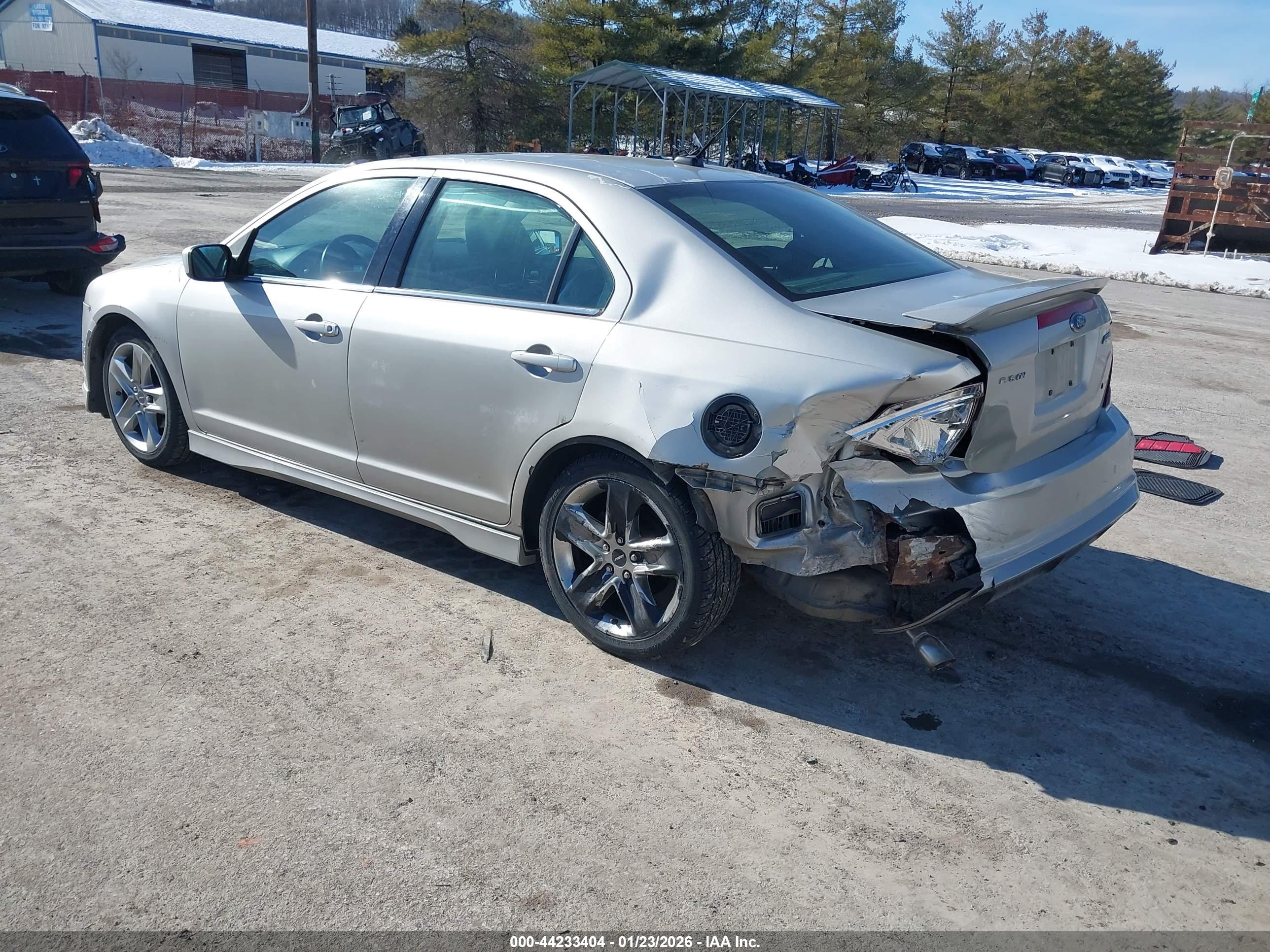 FORD FUSION image 3