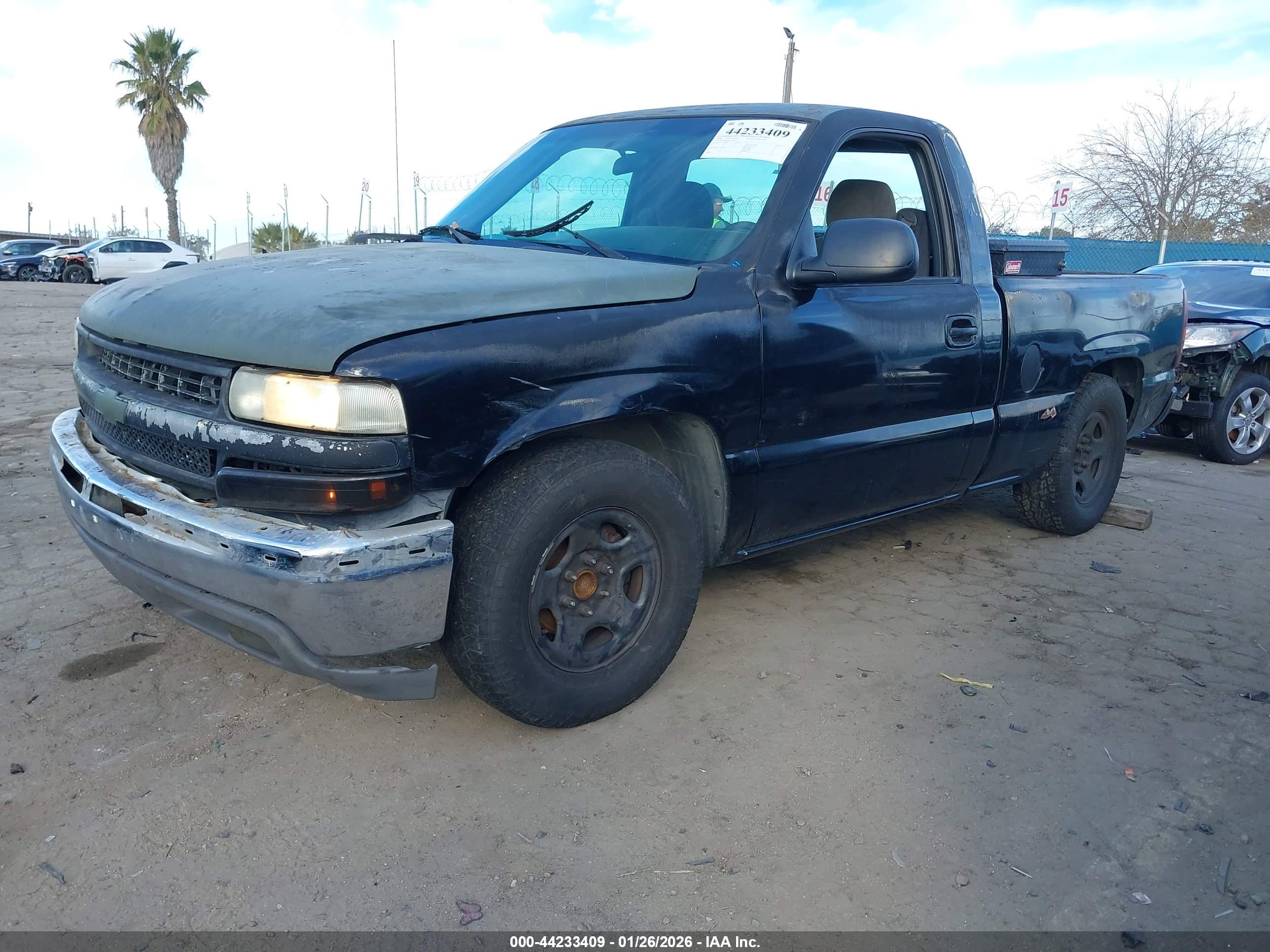 CHEVROLET SILVERADO image 2
