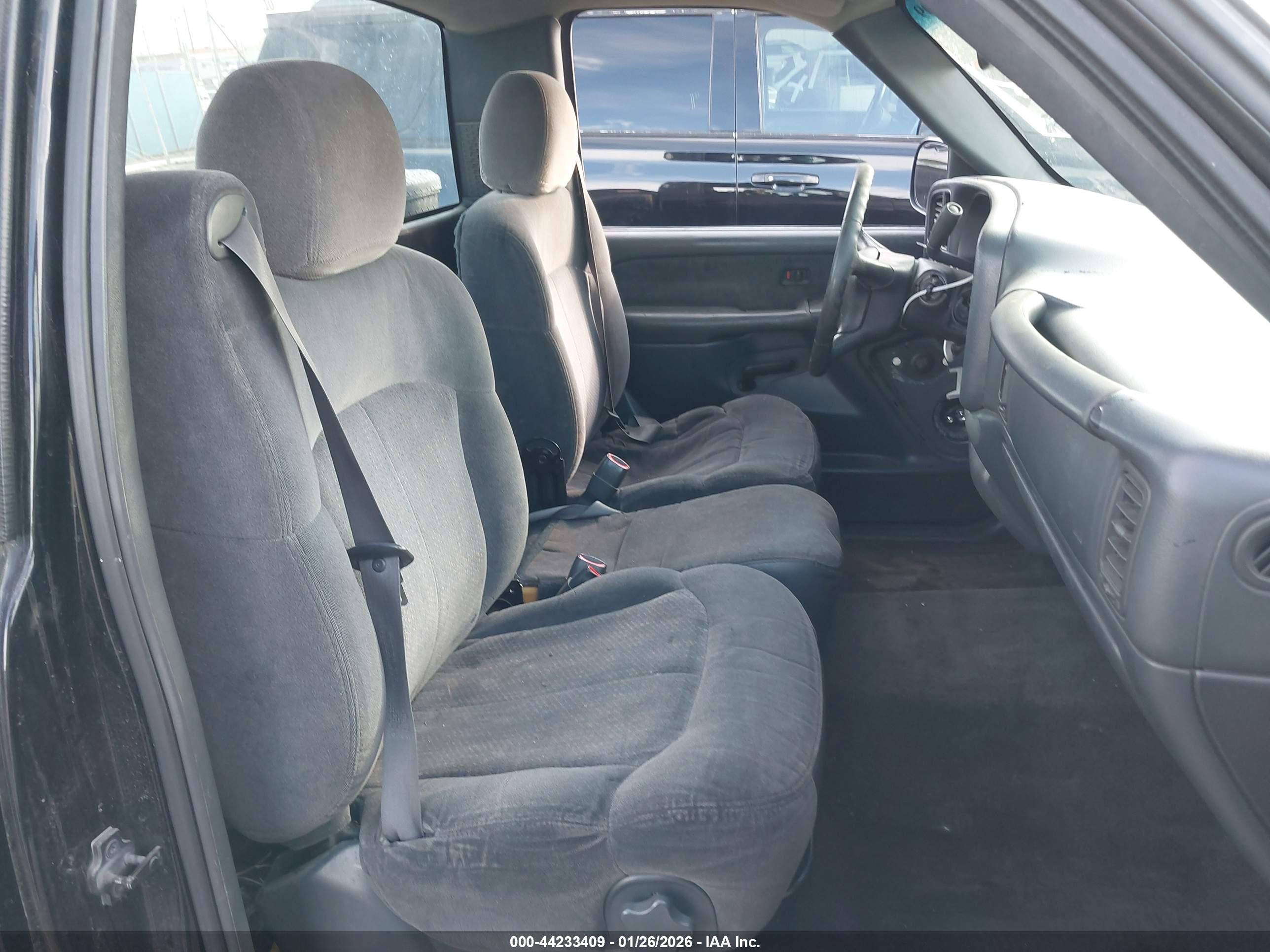 CHEVROLET SILVERADO image 8