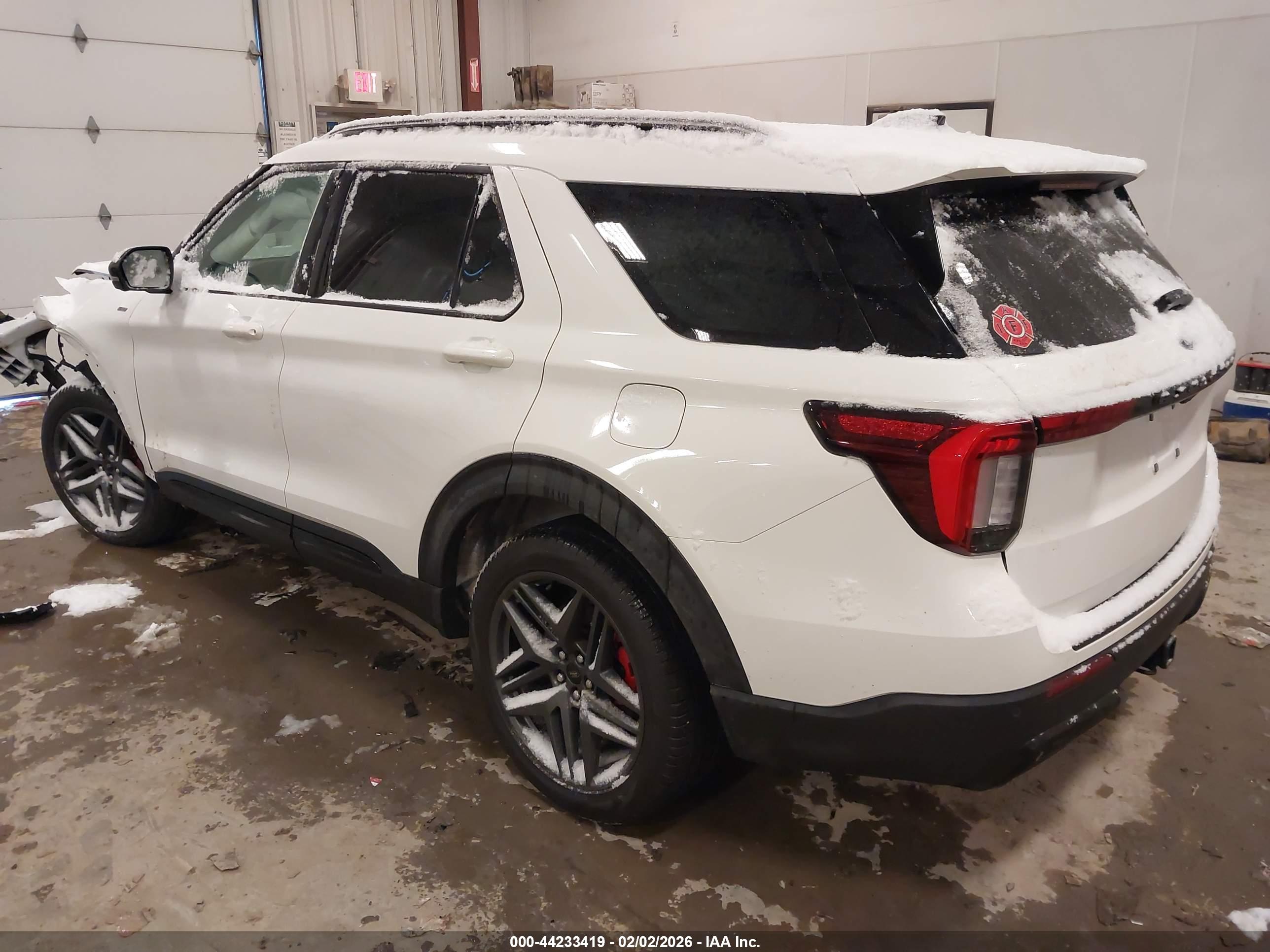 FORD EXPLORER image 3