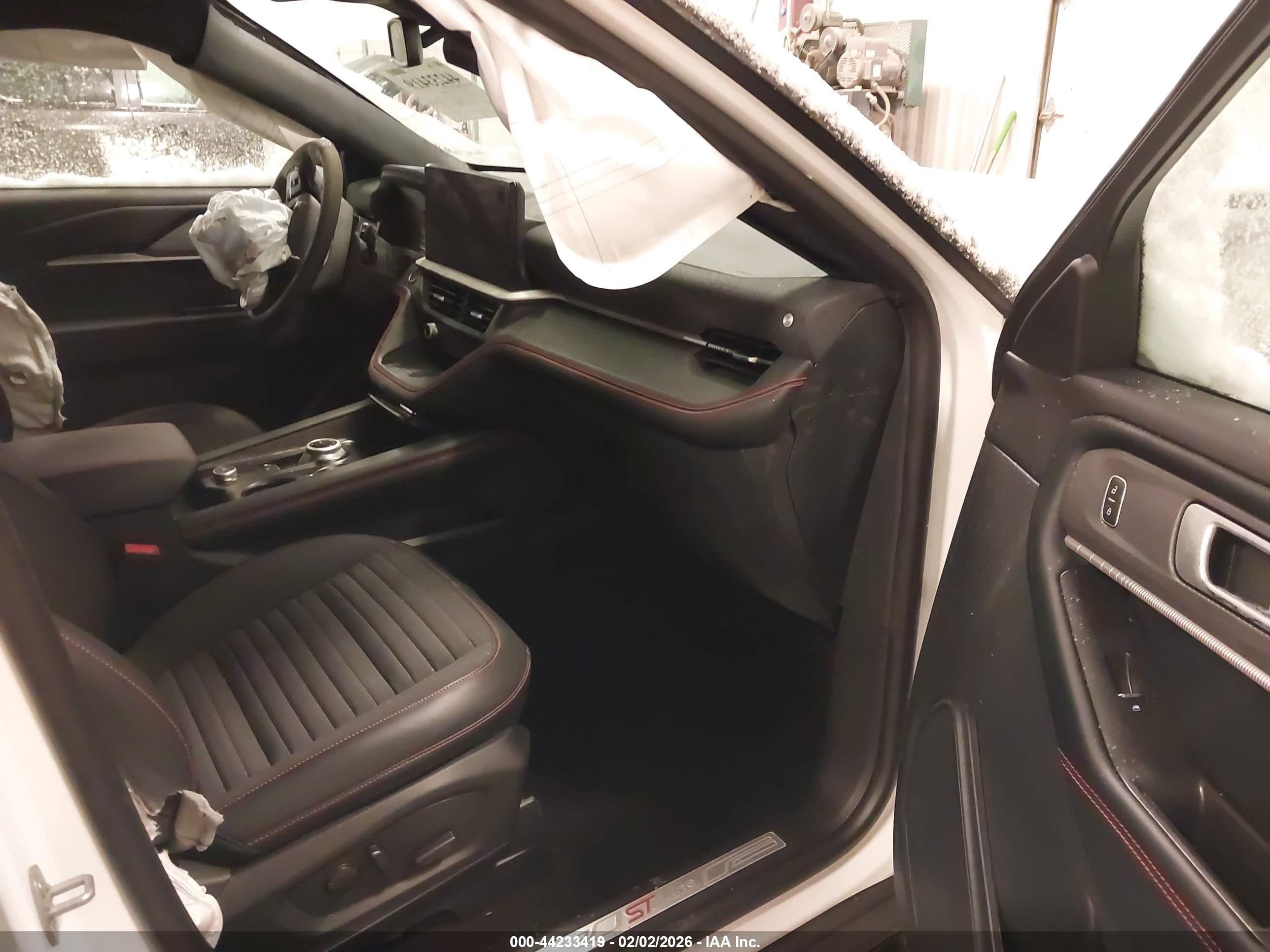 FORD EXPLORER image 5