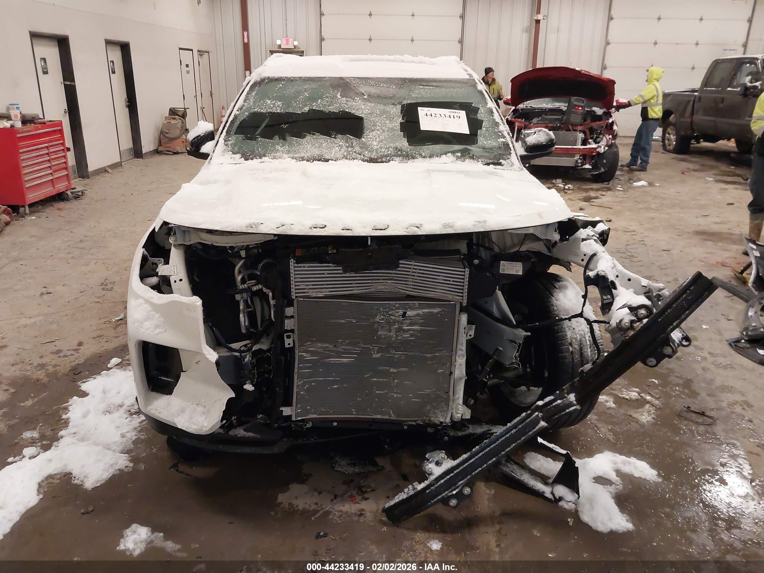 FORD EXPLORER image 6