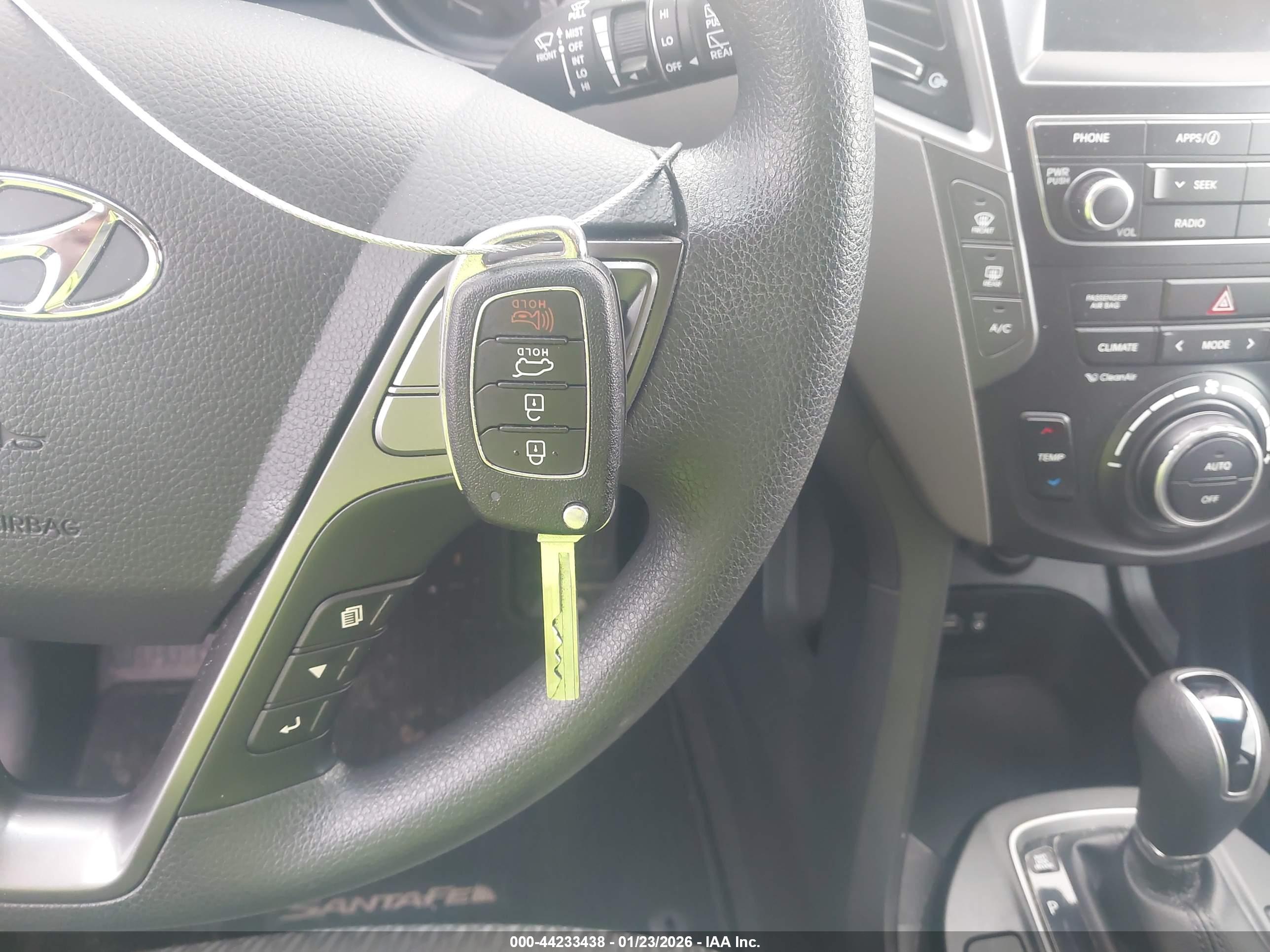 HYUNDAI SANTA image 11