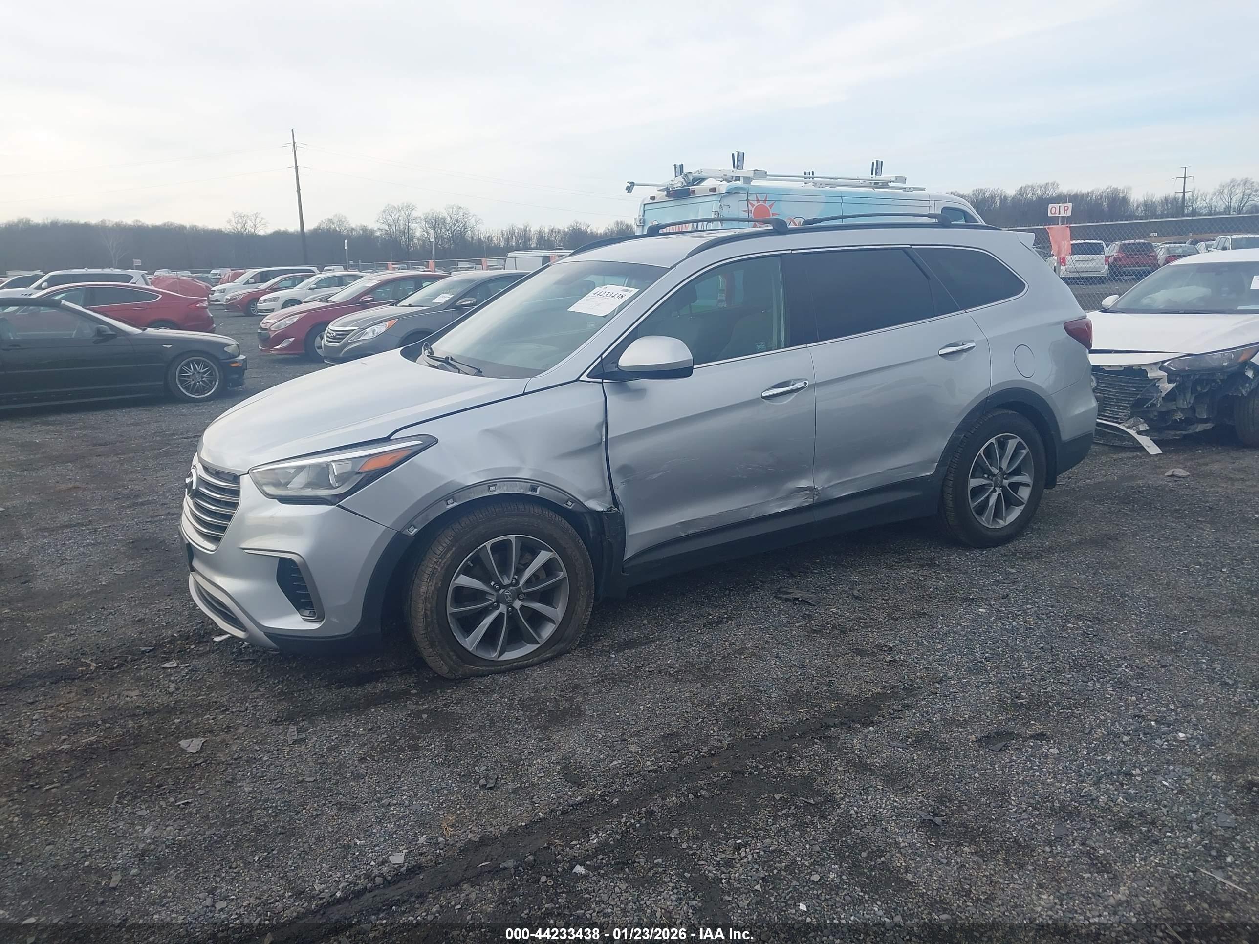 HYUNDAI SANTA image 2