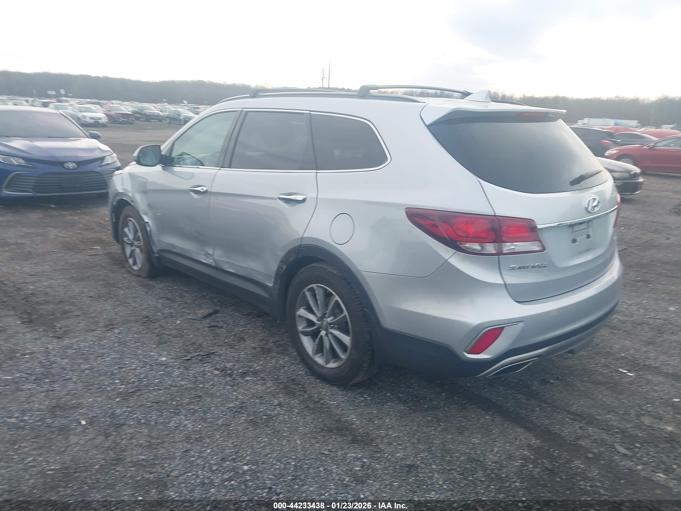 HYUNDAI SANTA image 3