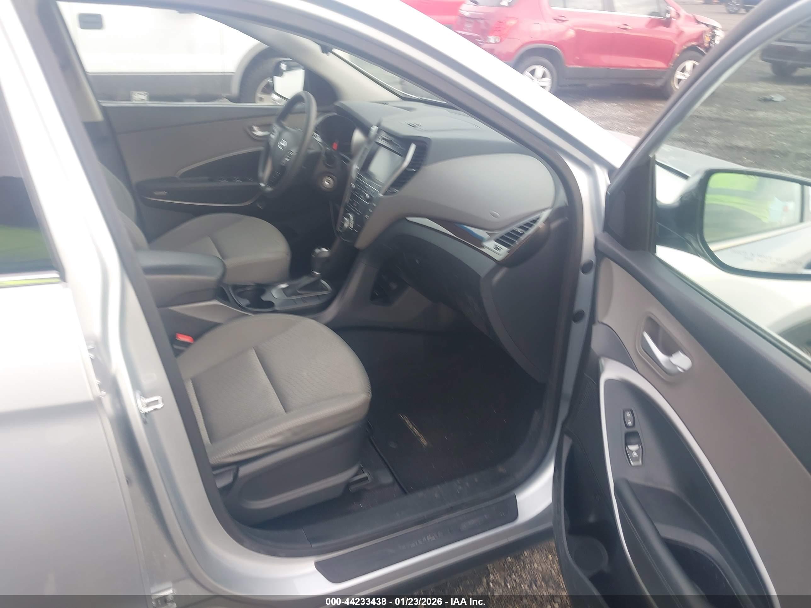 HYUNDAI SANTA image 5