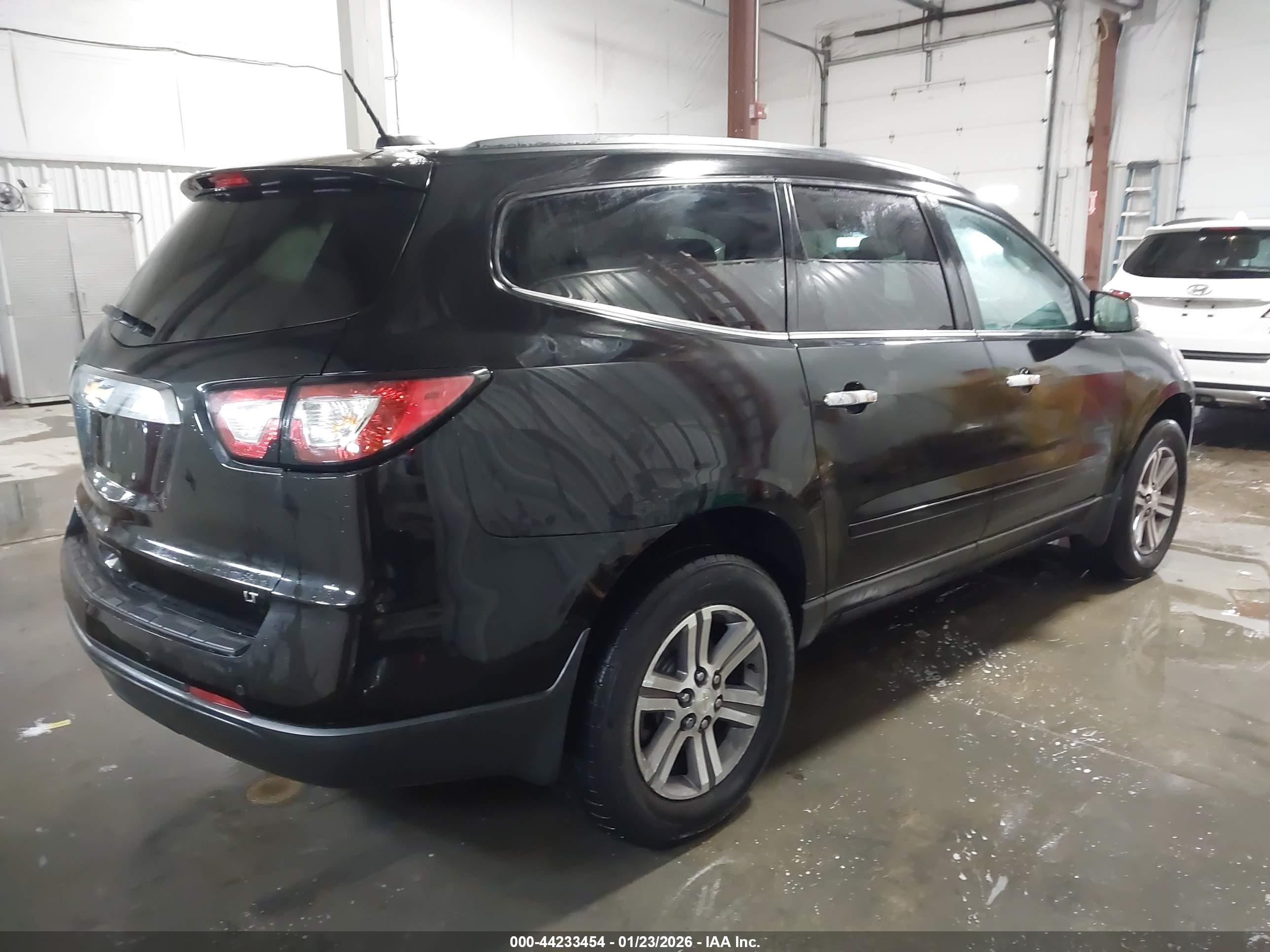 CHEVROLET TRAVERSE image 4