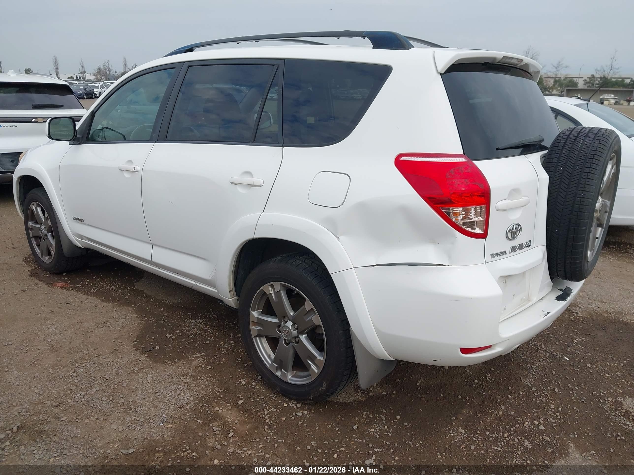 TOYOTA RAV4 image 3