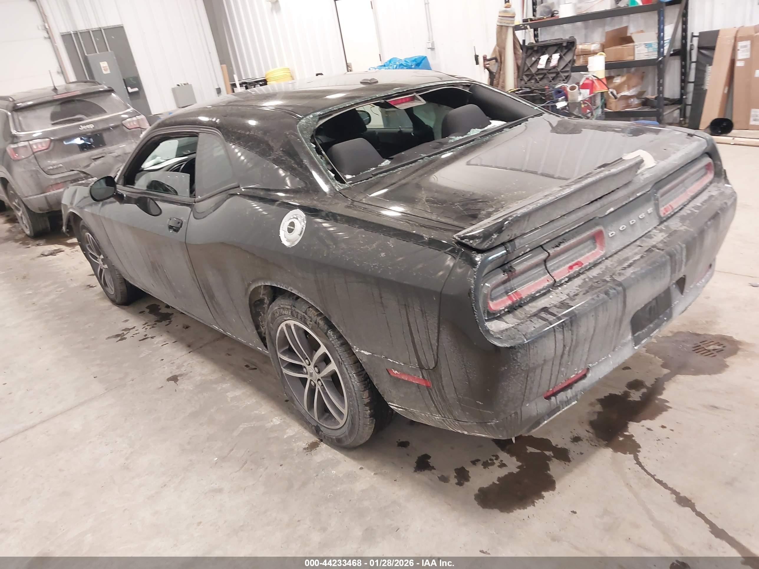 DODGE CHALLENGER image 3
