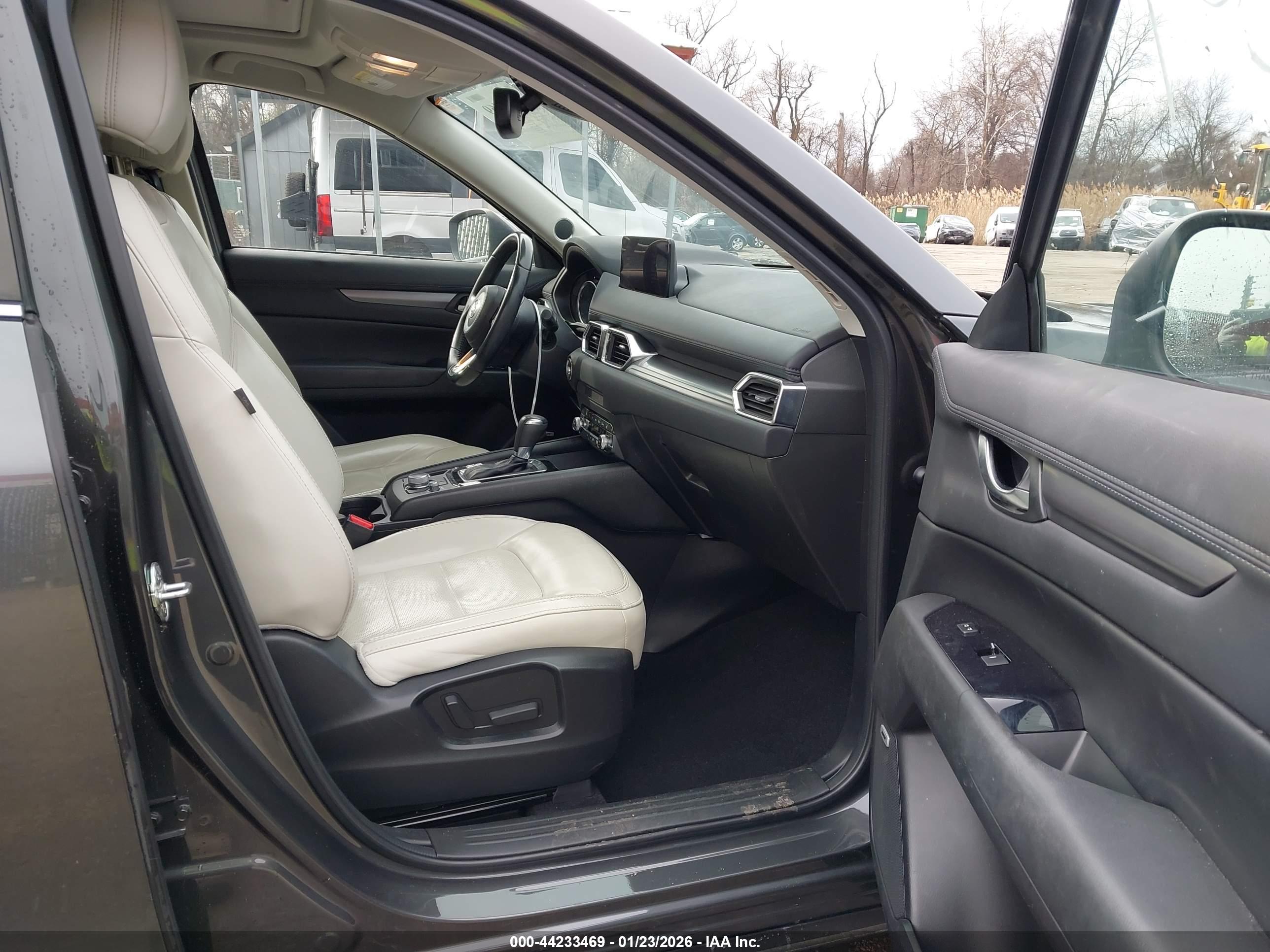 MAZDA CX-5 image 5