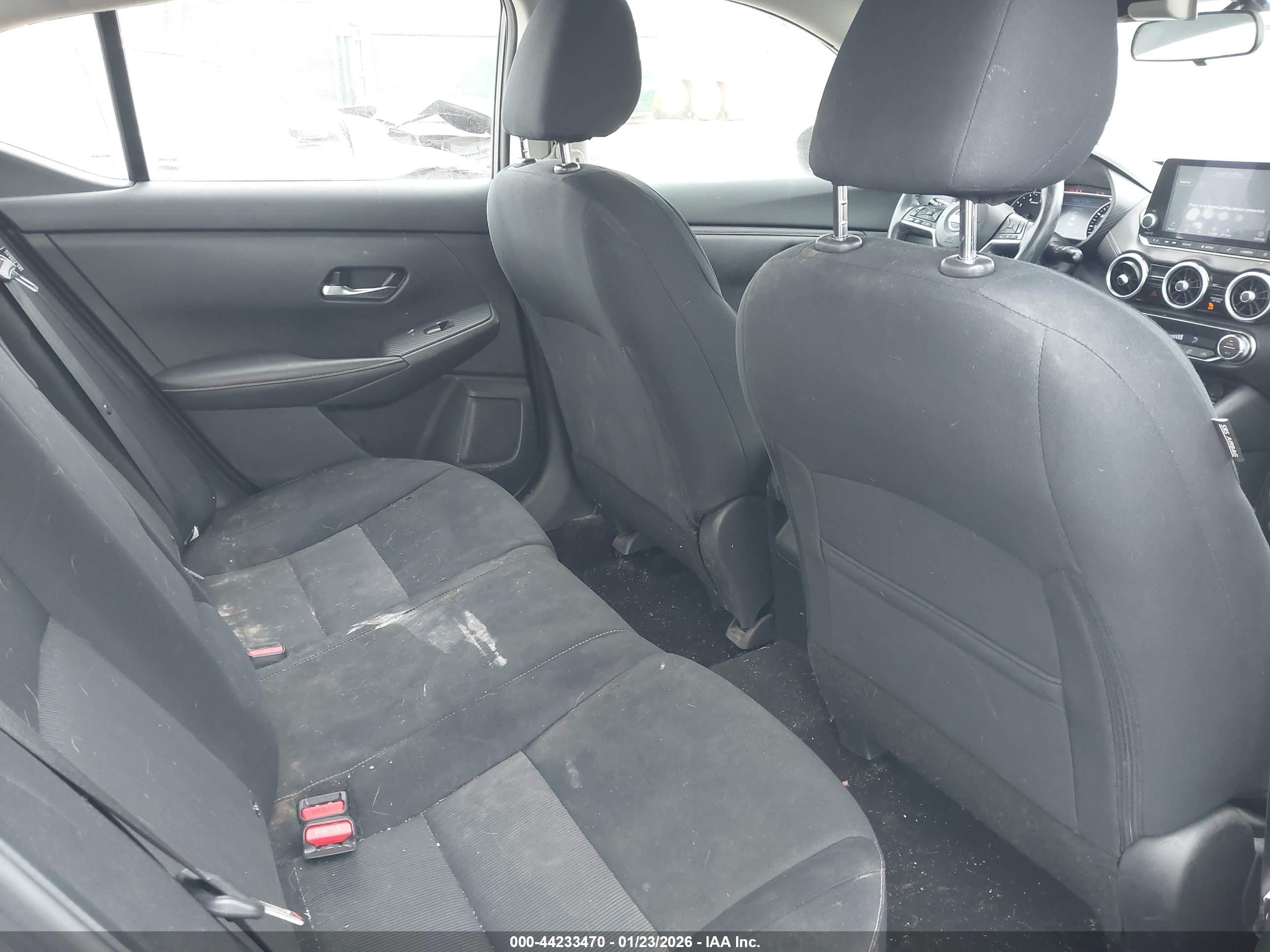 NISSAN SENTRA image 8