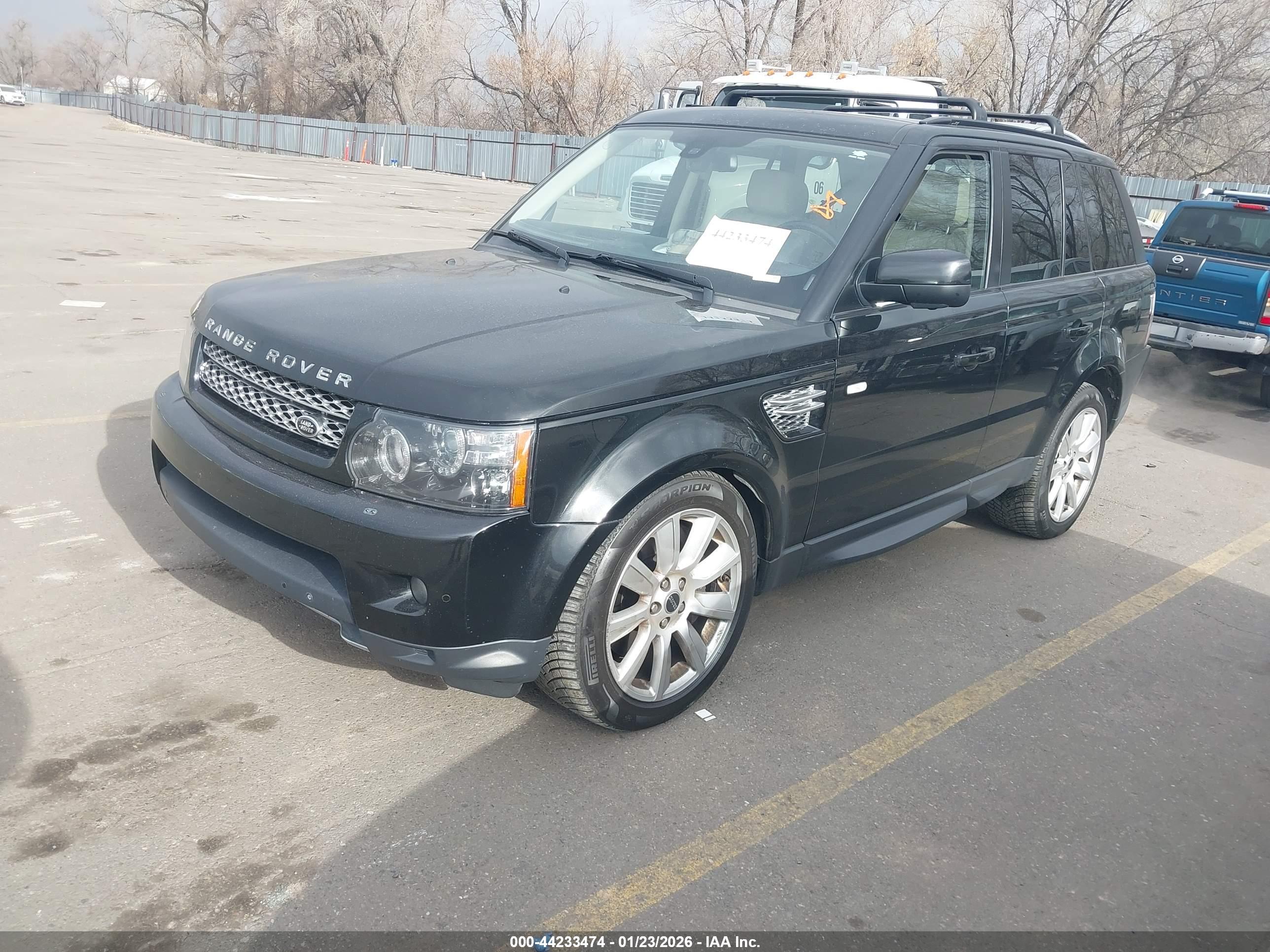 LAND ROVER image 2