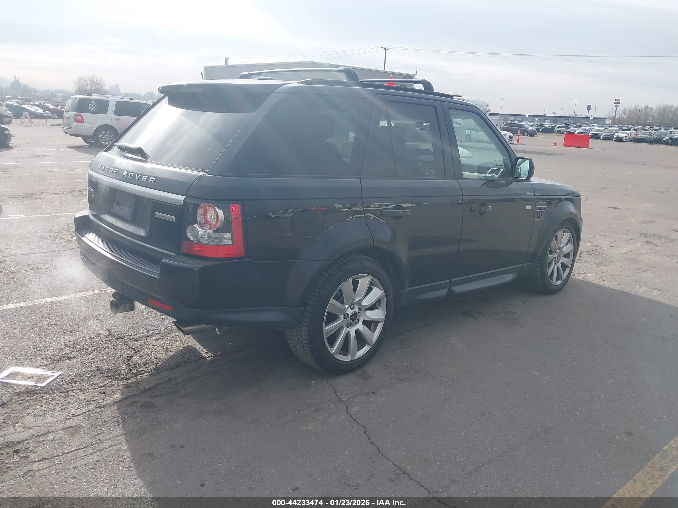 LAND ROVER image 4