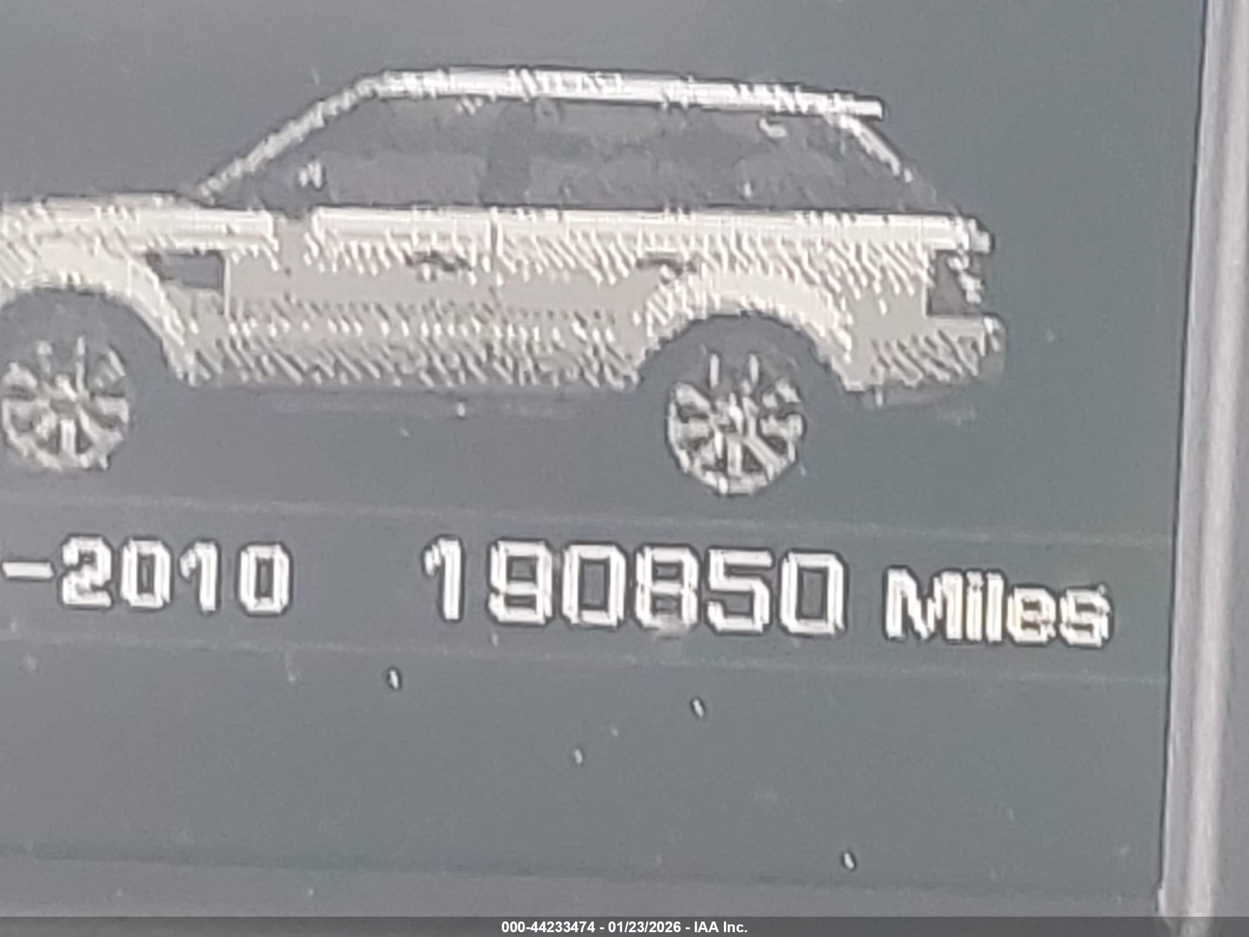 LAND ROVER image 7