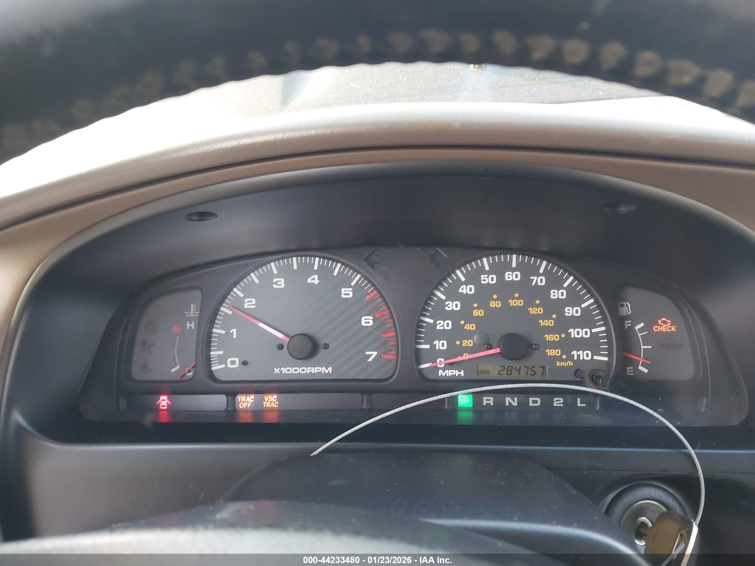 TOYOTA 4RUNNER image 7