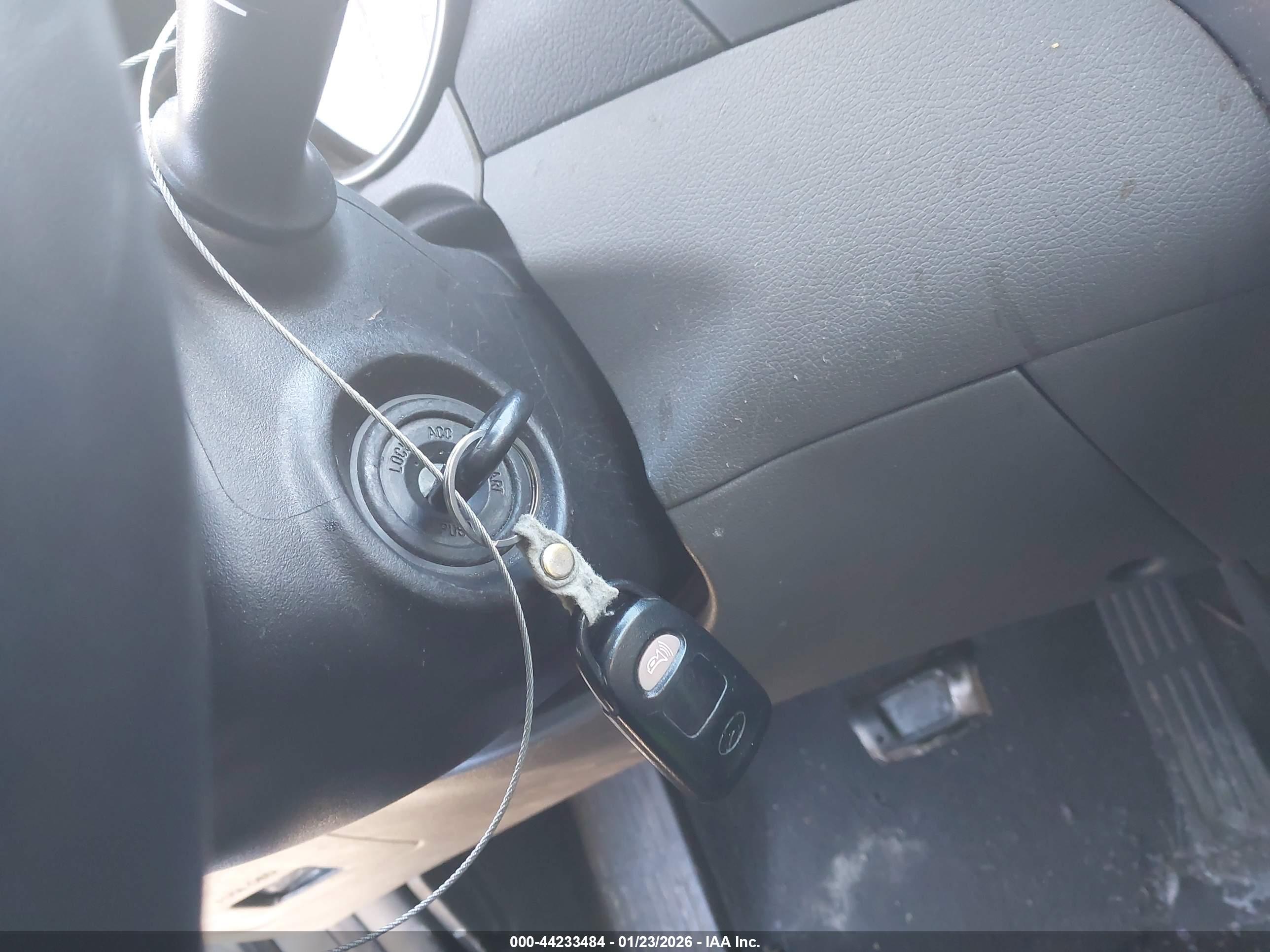 HYUNDAI ELANTRA image 11