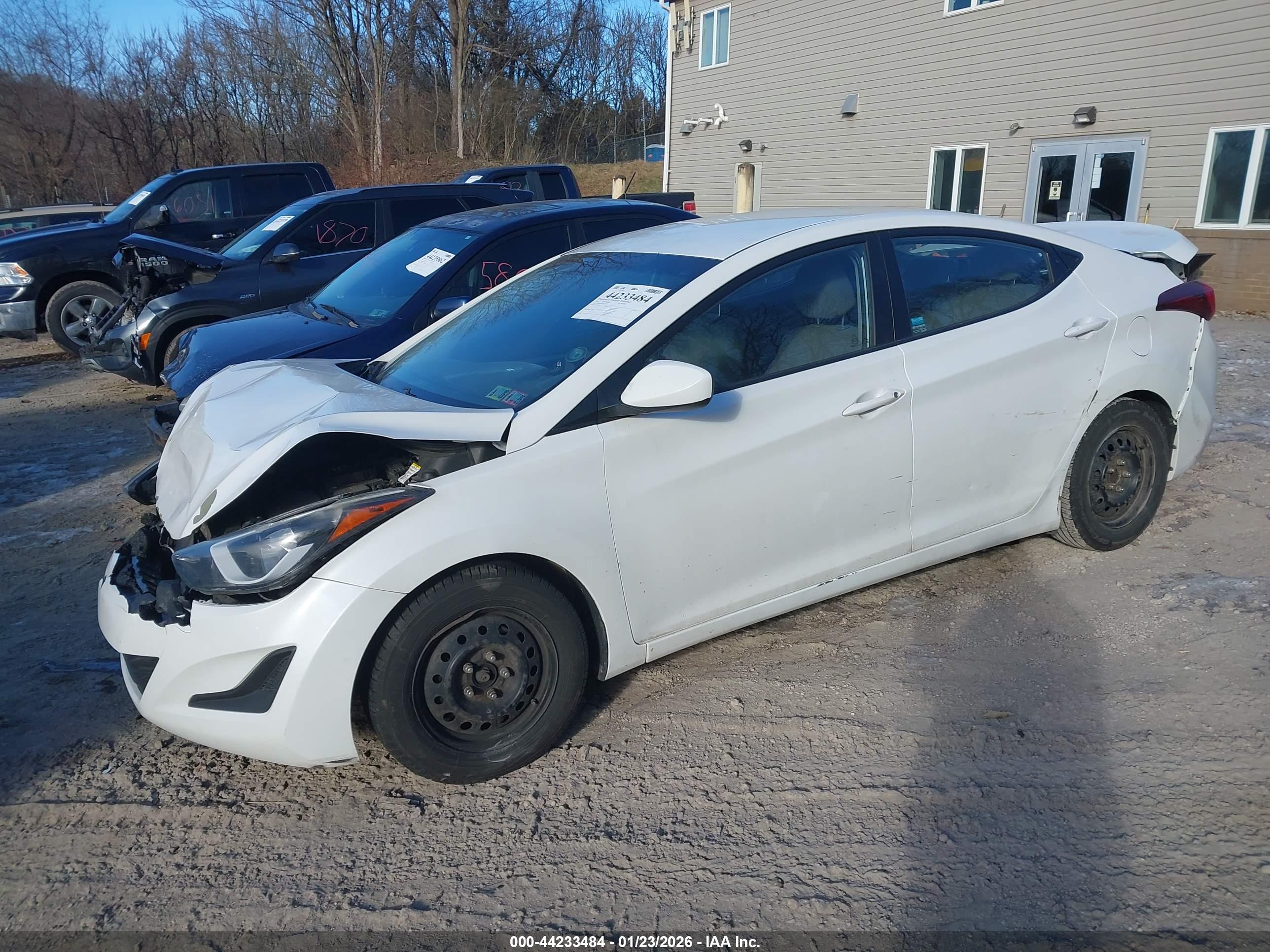 HYUNDAI ELANTRA image 2