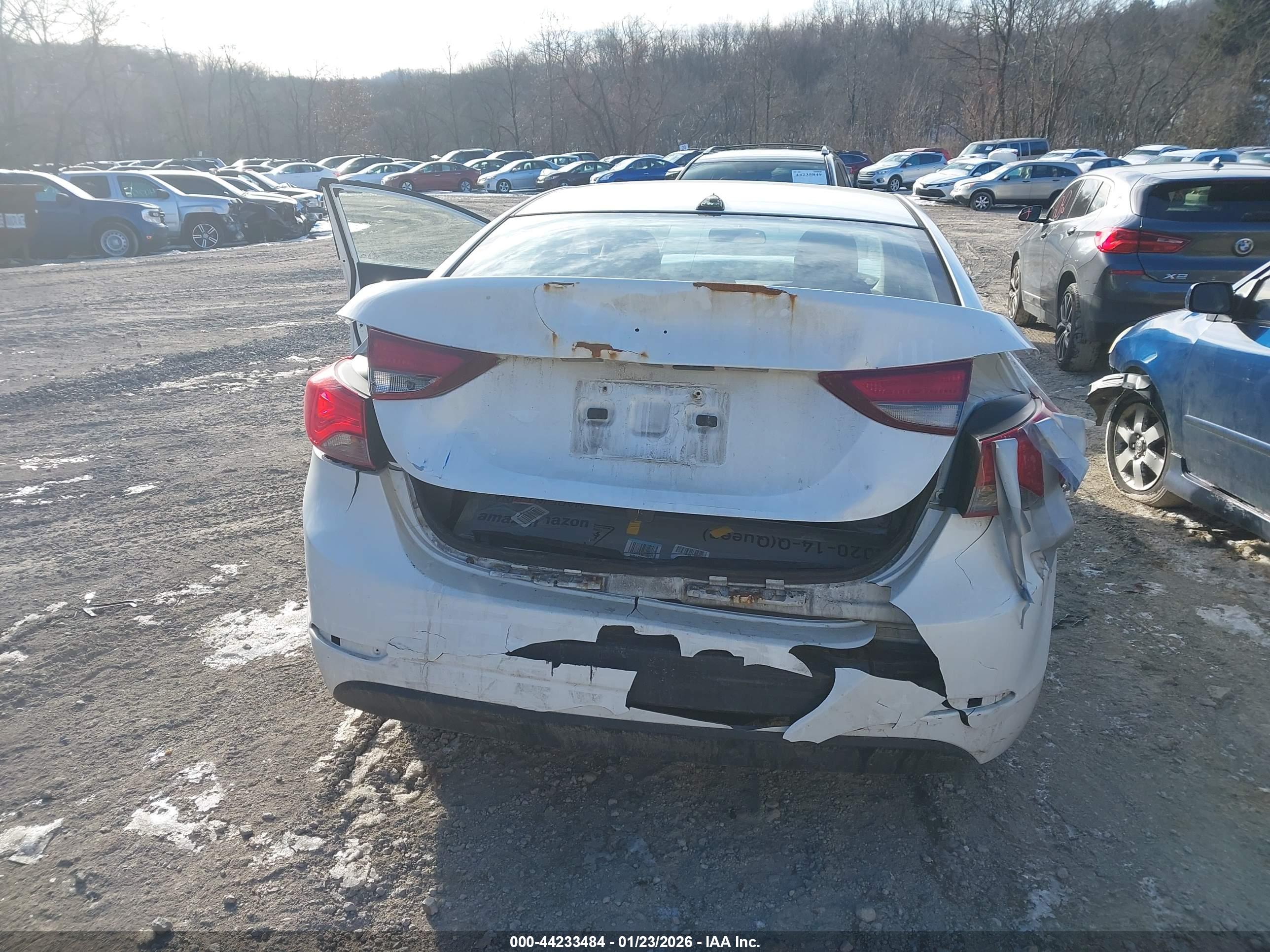 HYUNDAI ELANTRA image 6