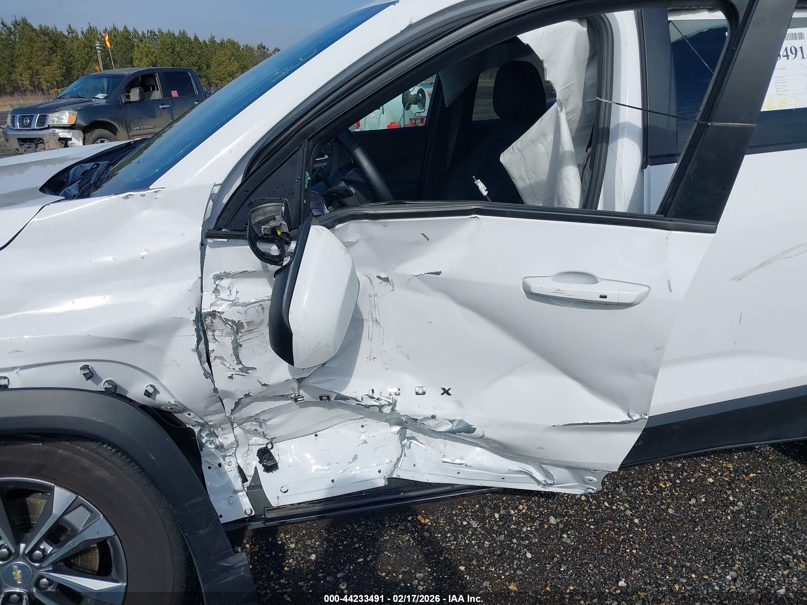 CHEVROLET EQUINOX image 6