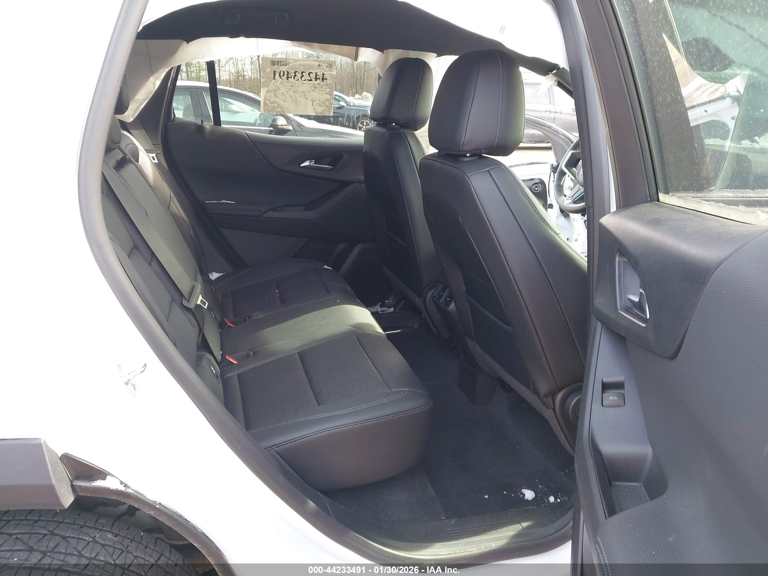 CHEVROLET EQUINOX image 8