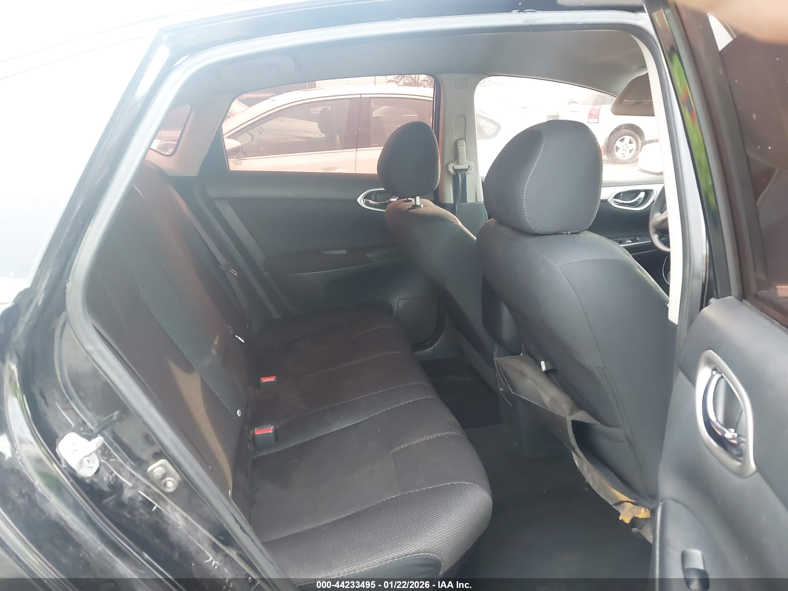 NISSAN SENTRA image 8