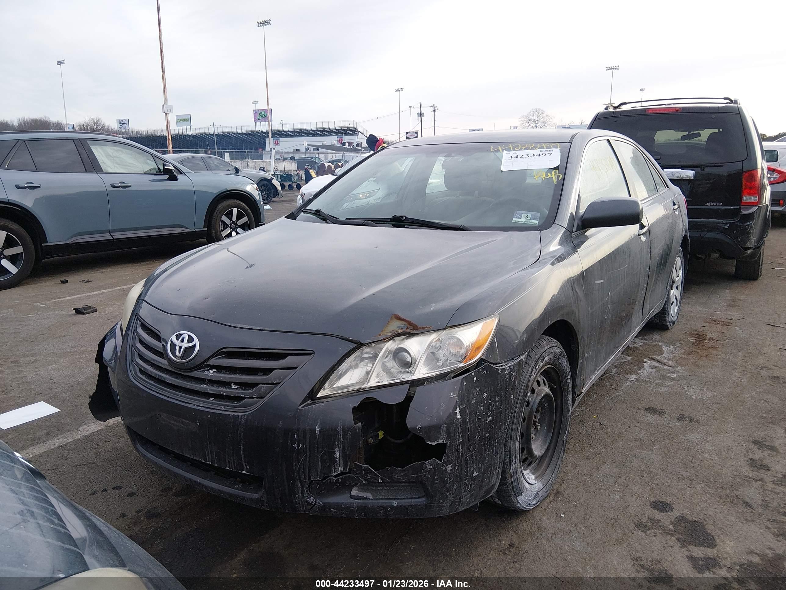 TOYOTA CAMRY image 2