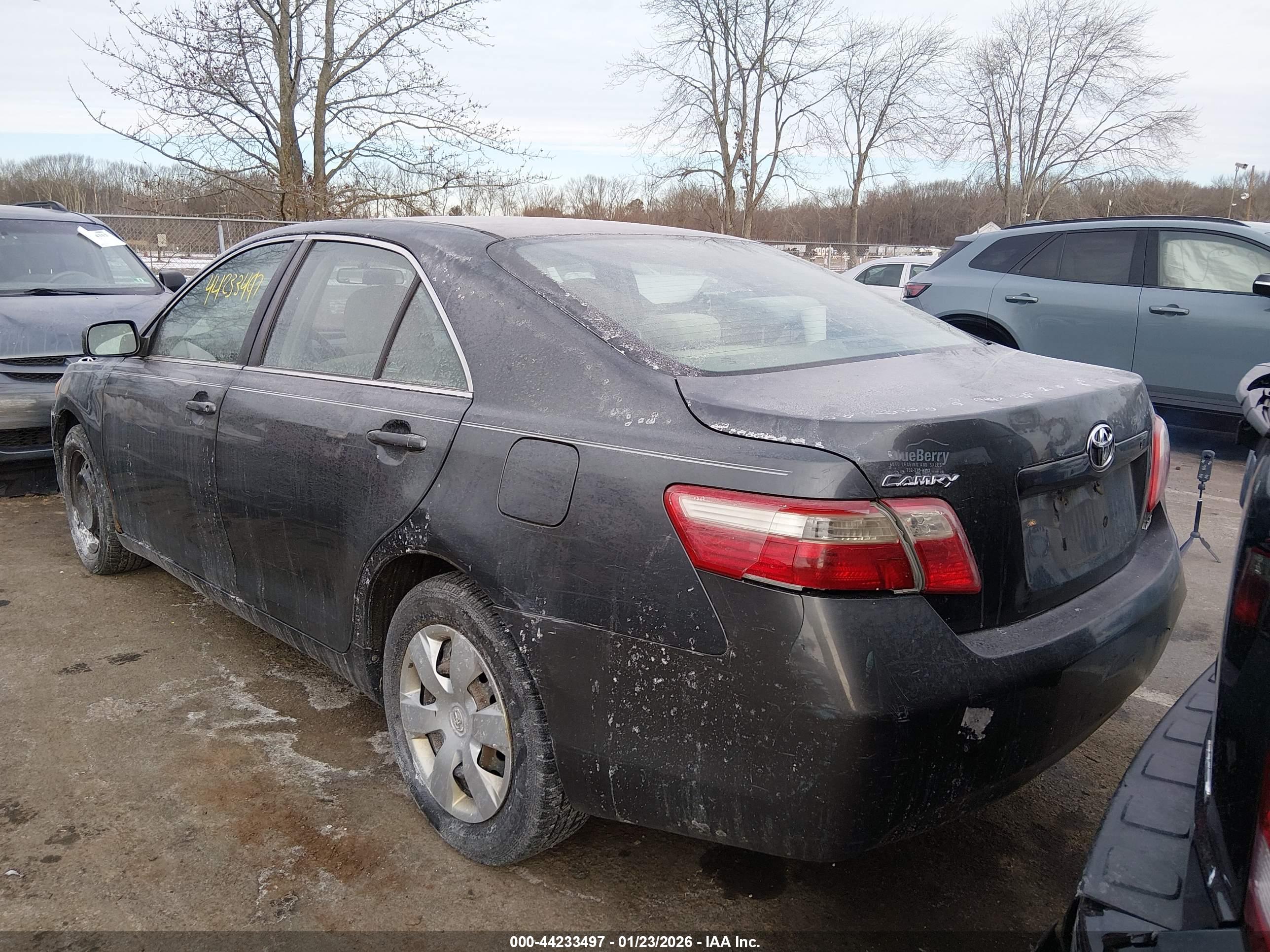 TOYOTA CAMRY image 3