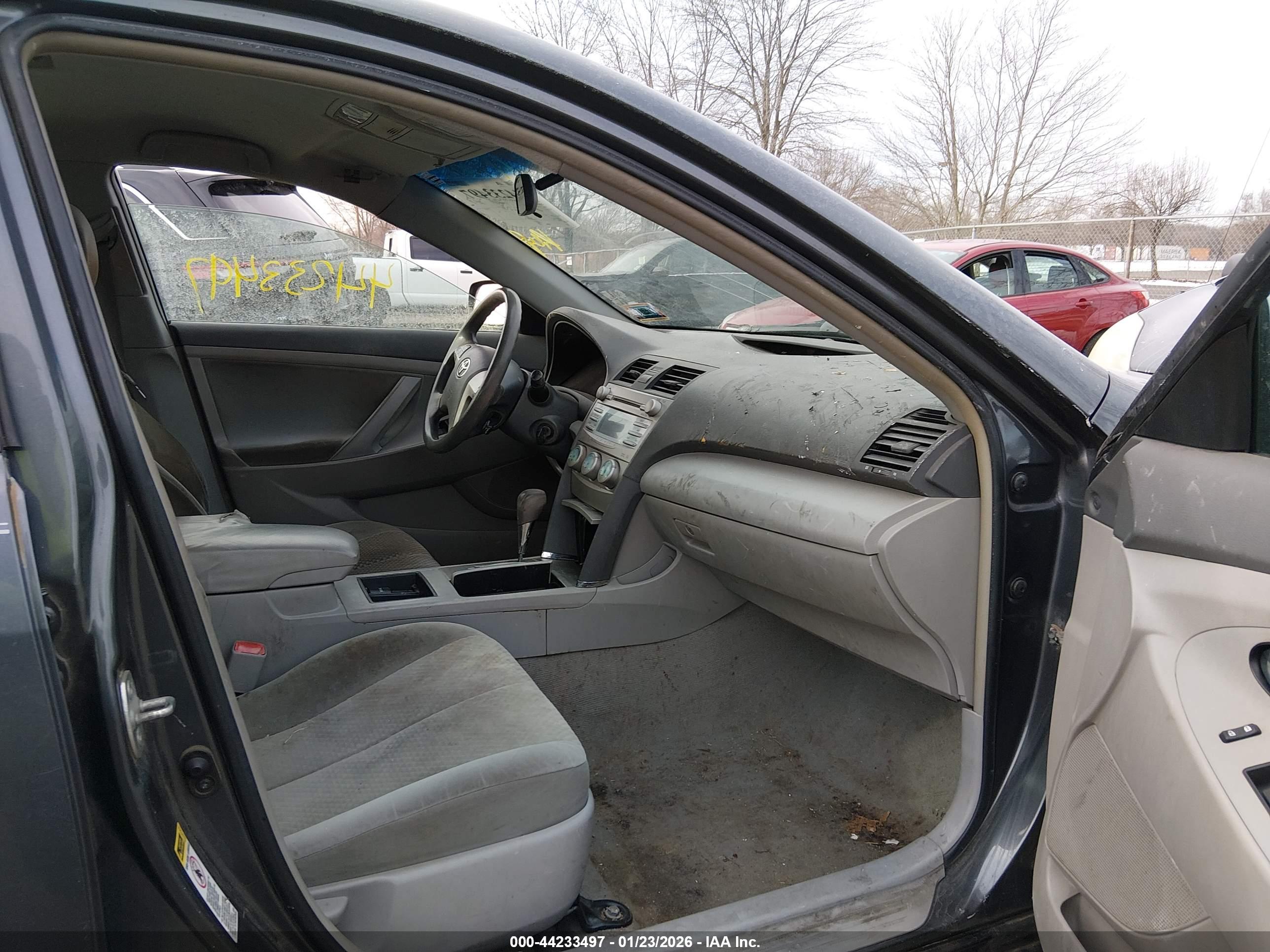 TOYOTA CAMRY image 5