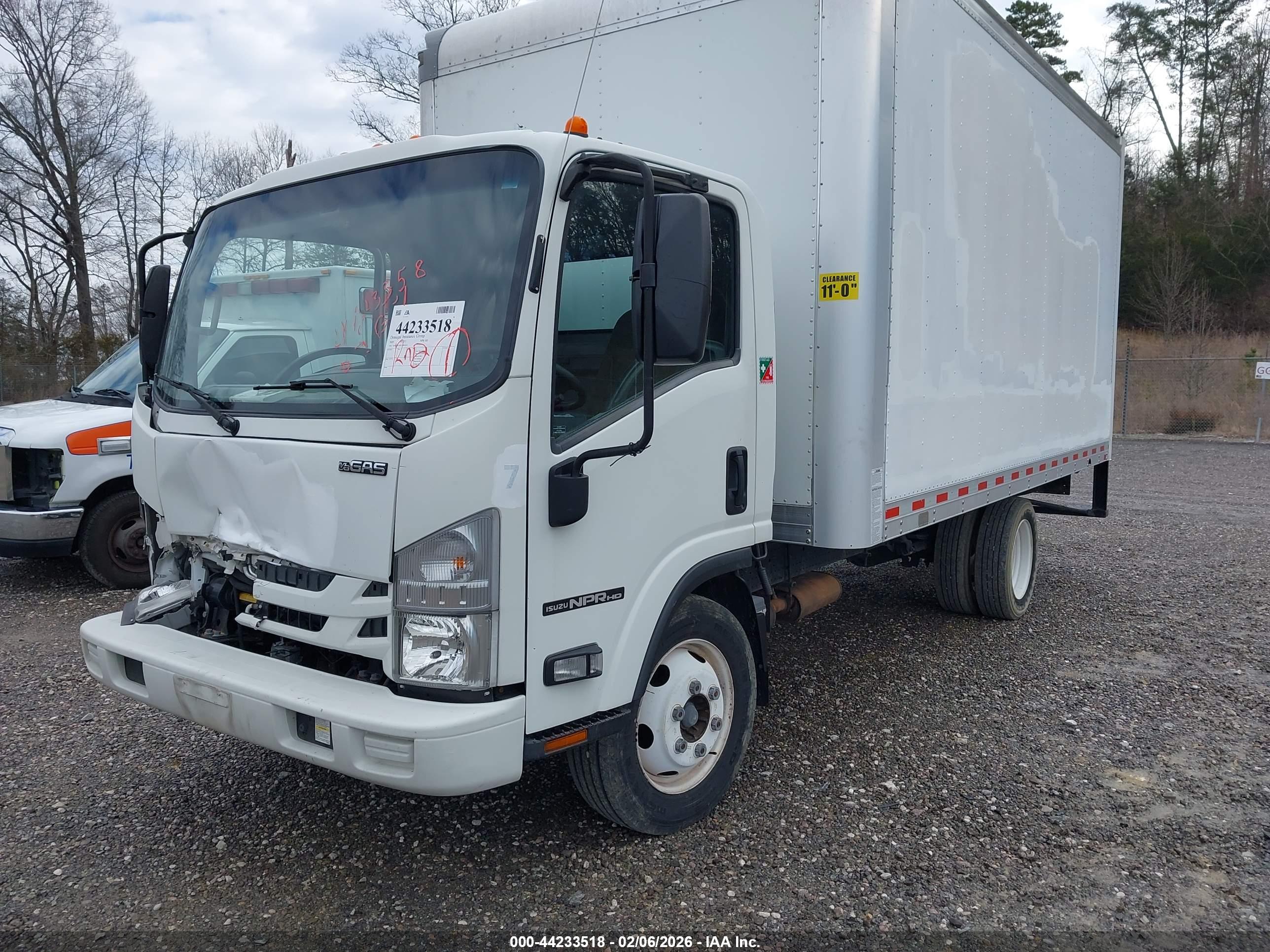 ISUZU NPR image 2