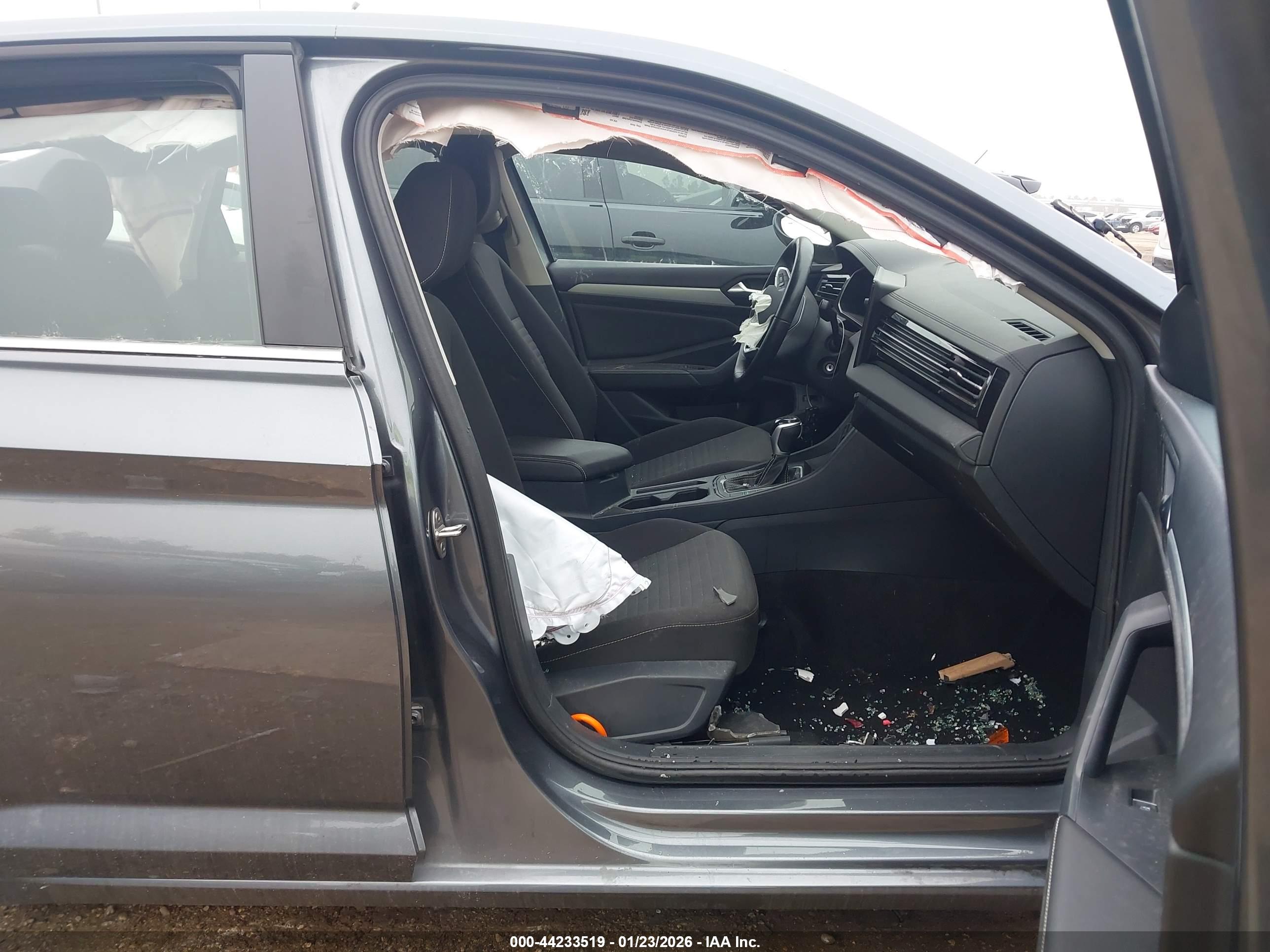VOLKSWAGEN JETTA image 5