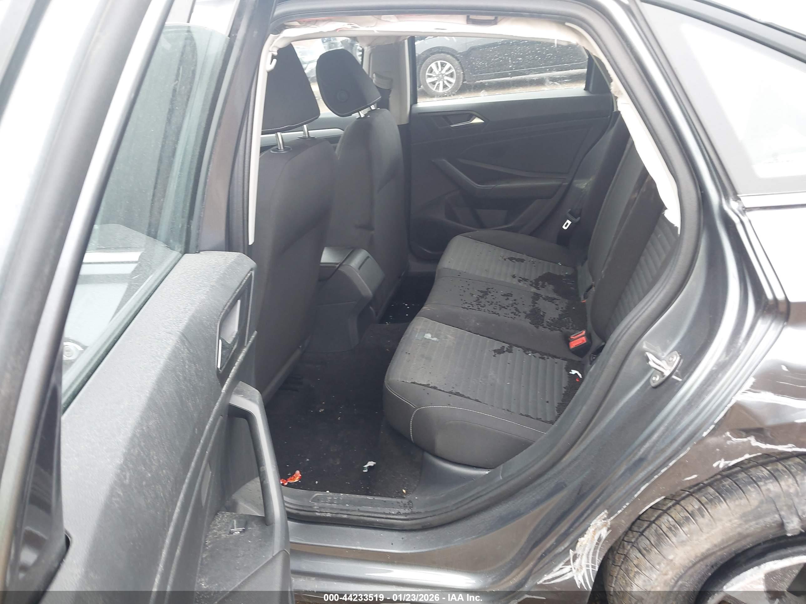 VOLKSWAGEN JETTA image 8