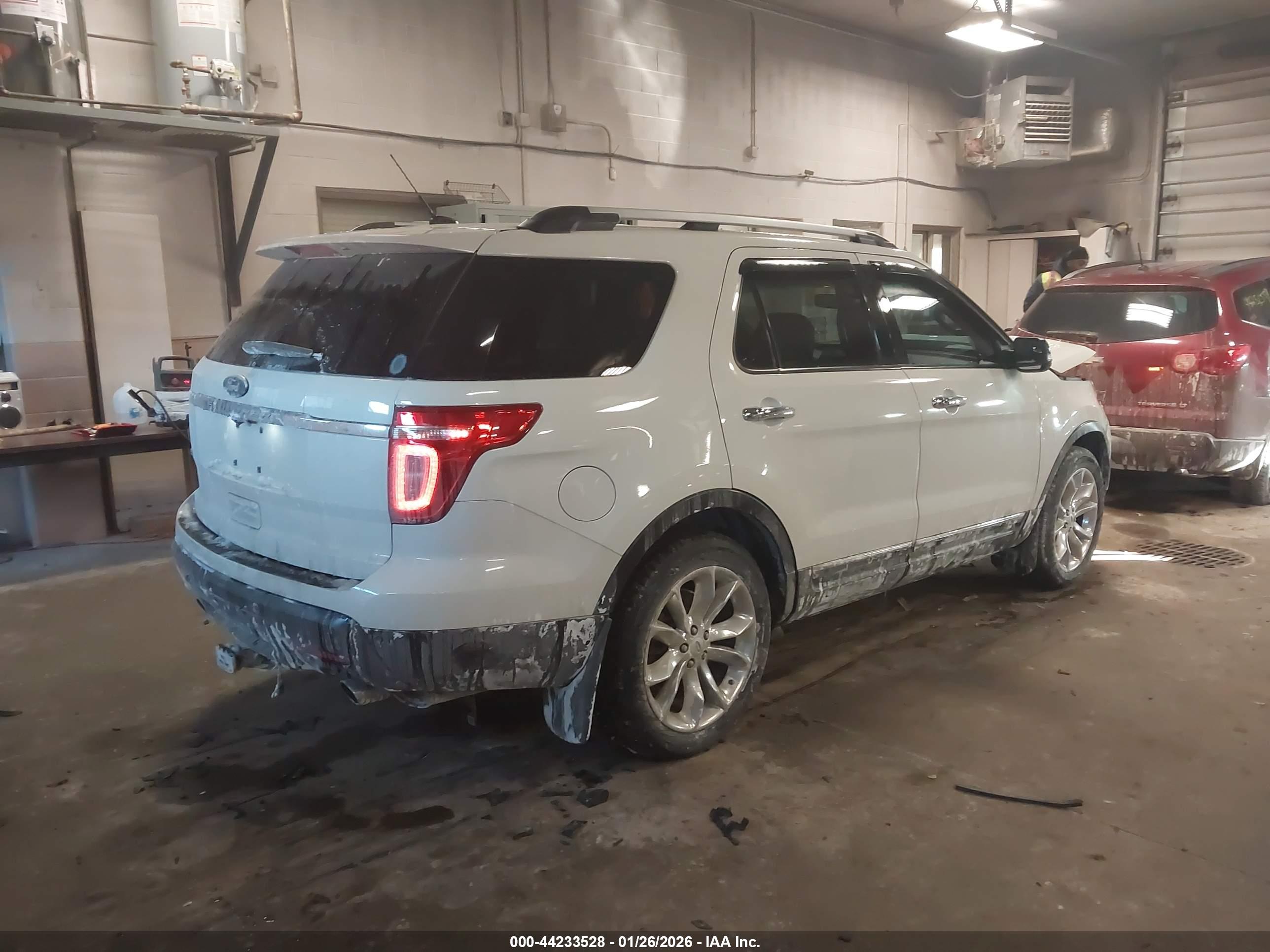 FORD EXPLORER image 4