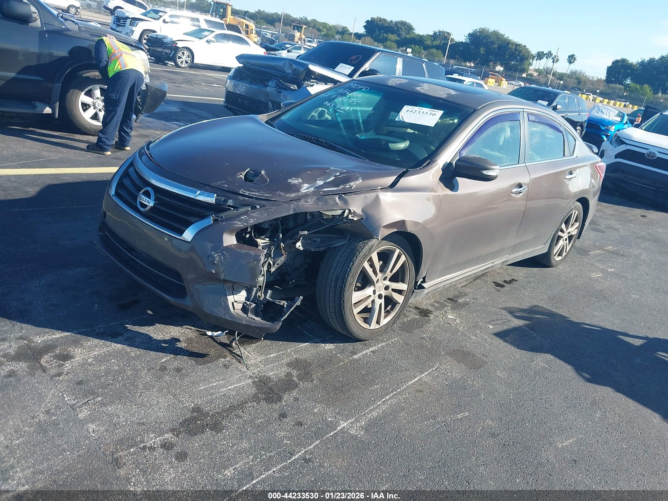 NISSAN ALTIMA image 2