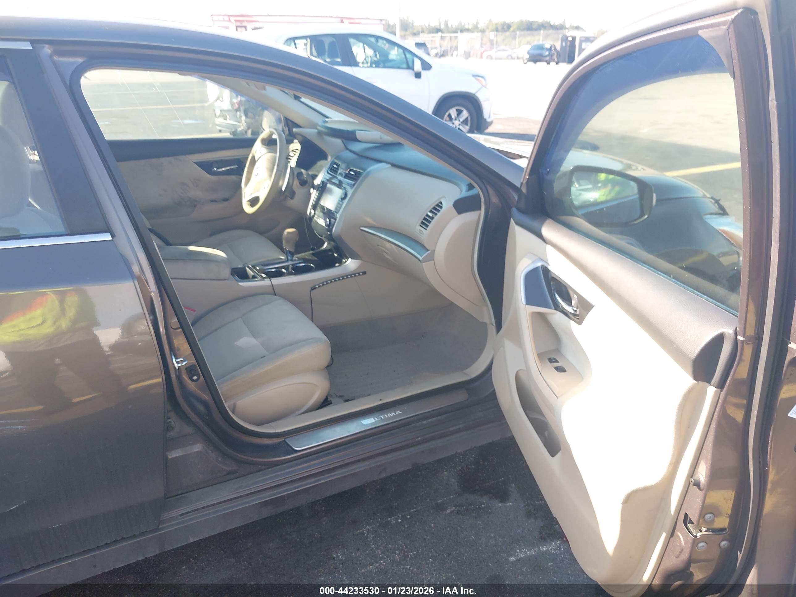 NISSAN ALTIMA image 5
