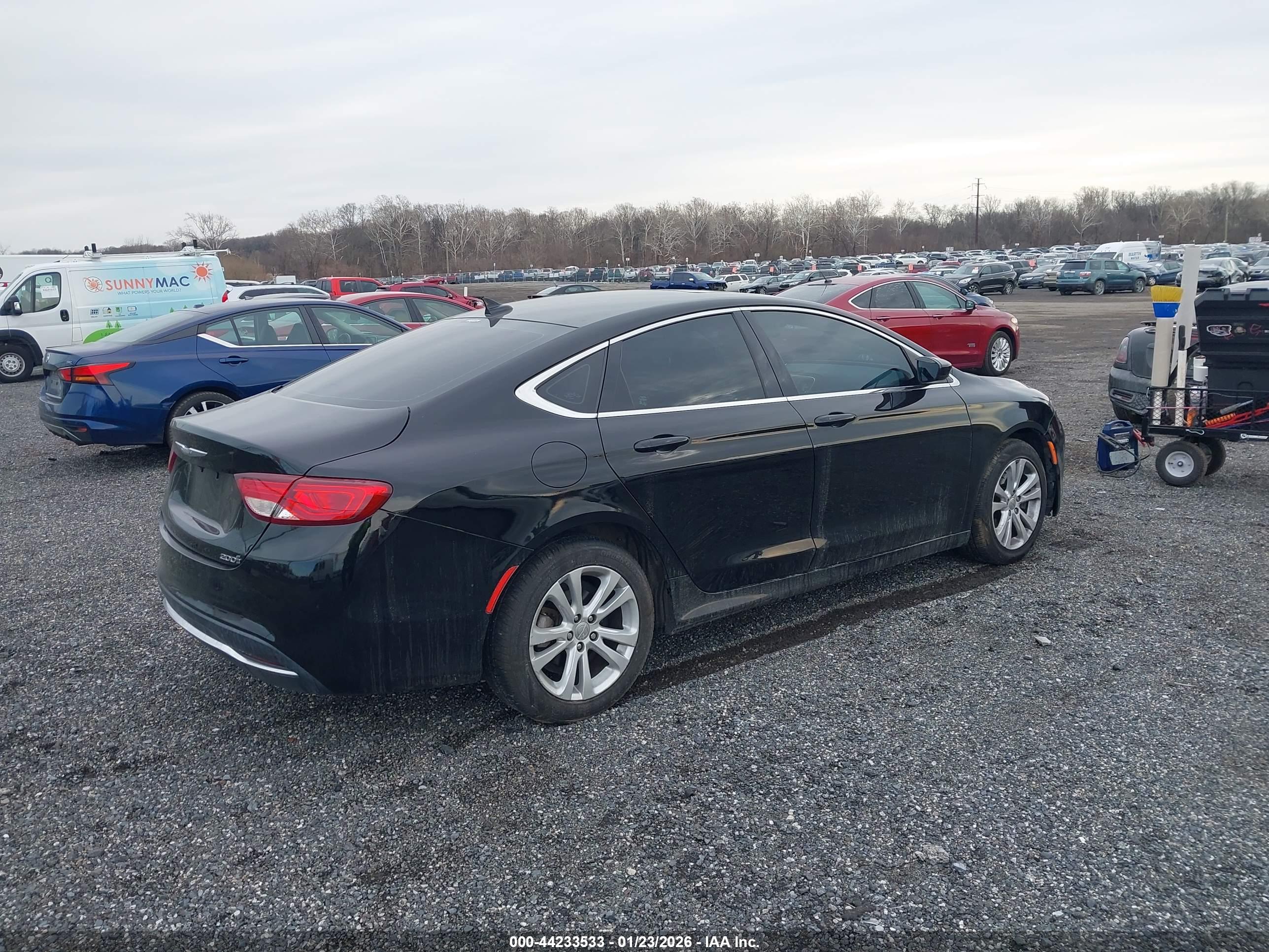 CHRYSLER 200 image 4