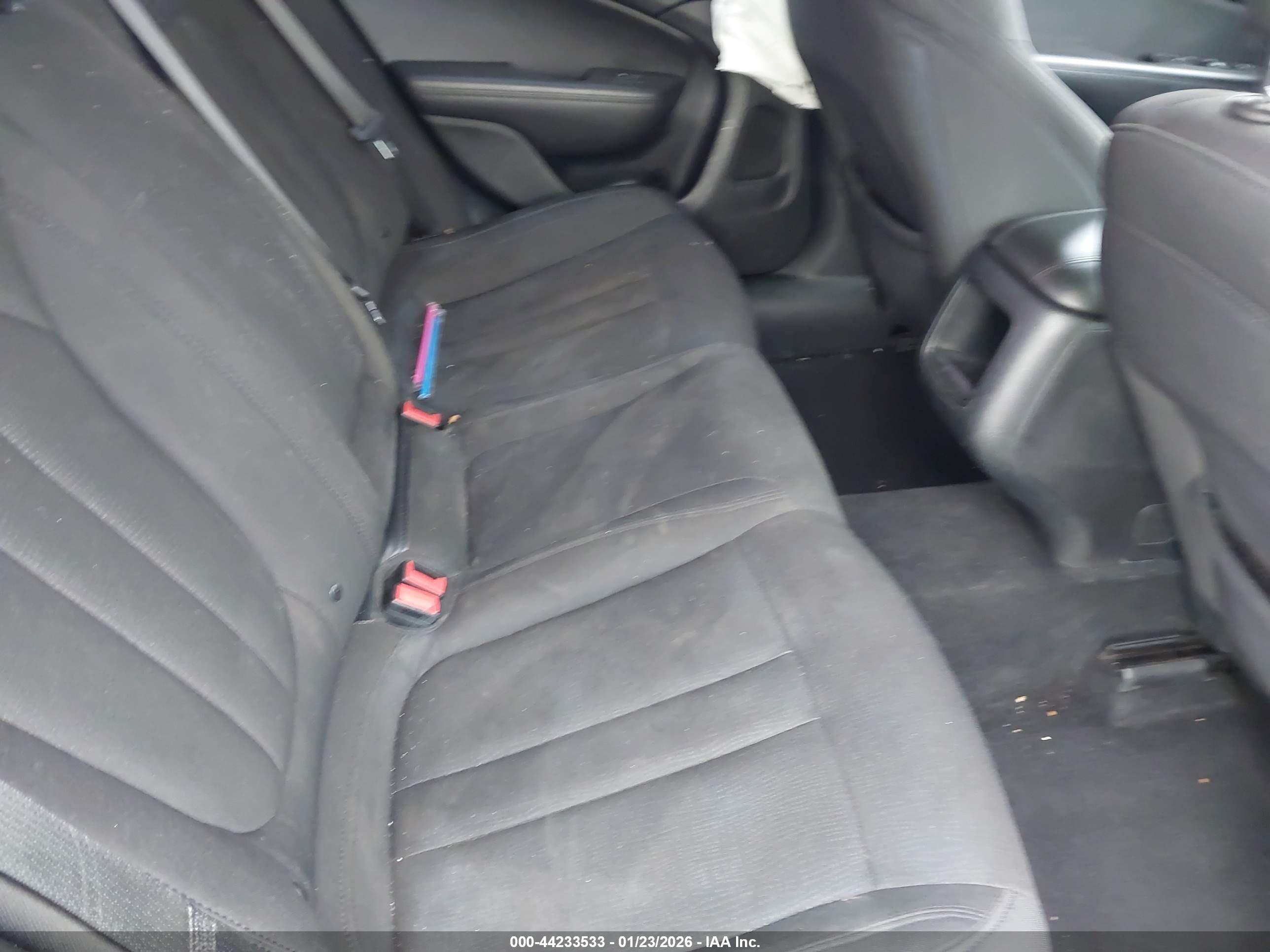 CHRYSLER 200 image 8