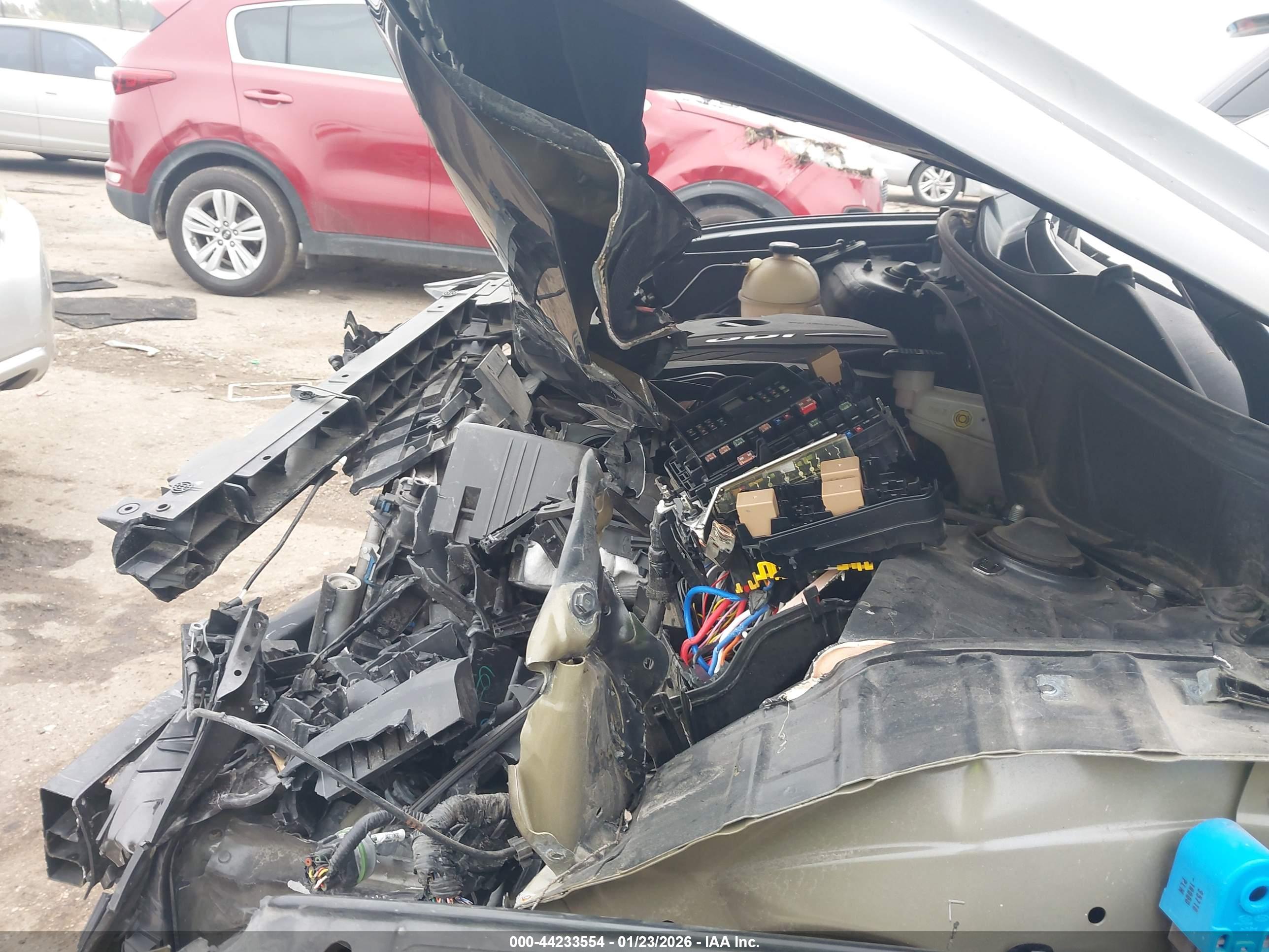 HYUNDAI TUCSON image 10