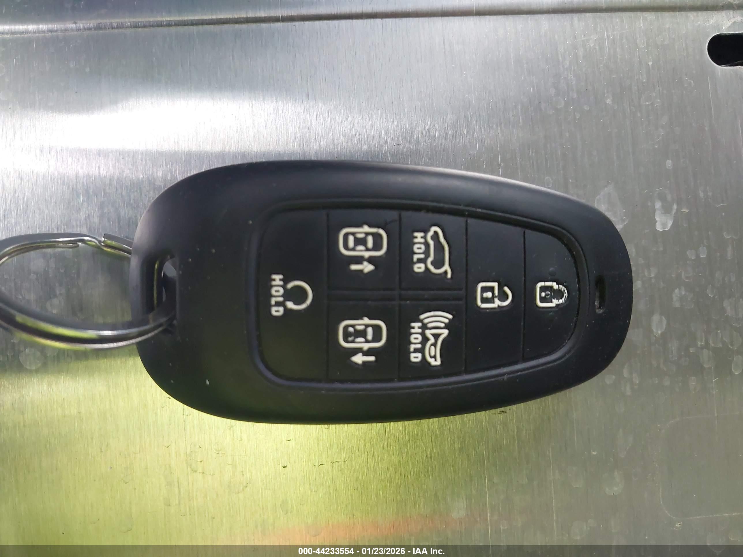 HYUNDAI TUCSON image 11