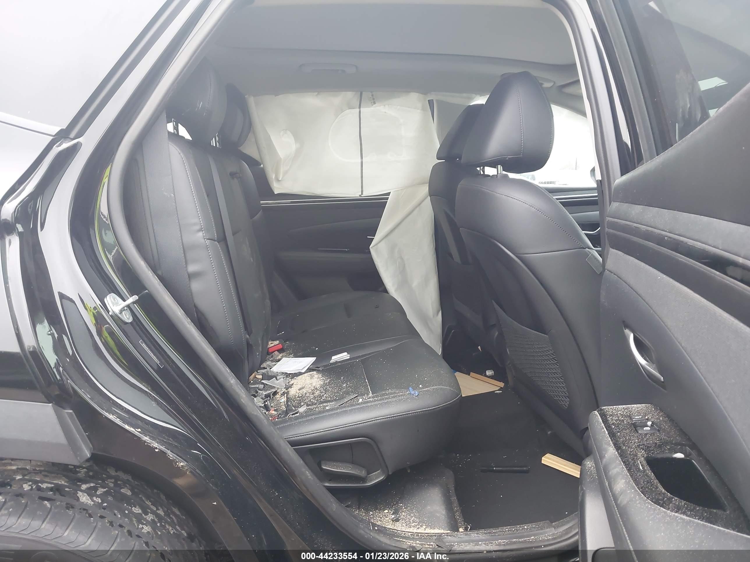 HYUNDAI TUCSON image 8