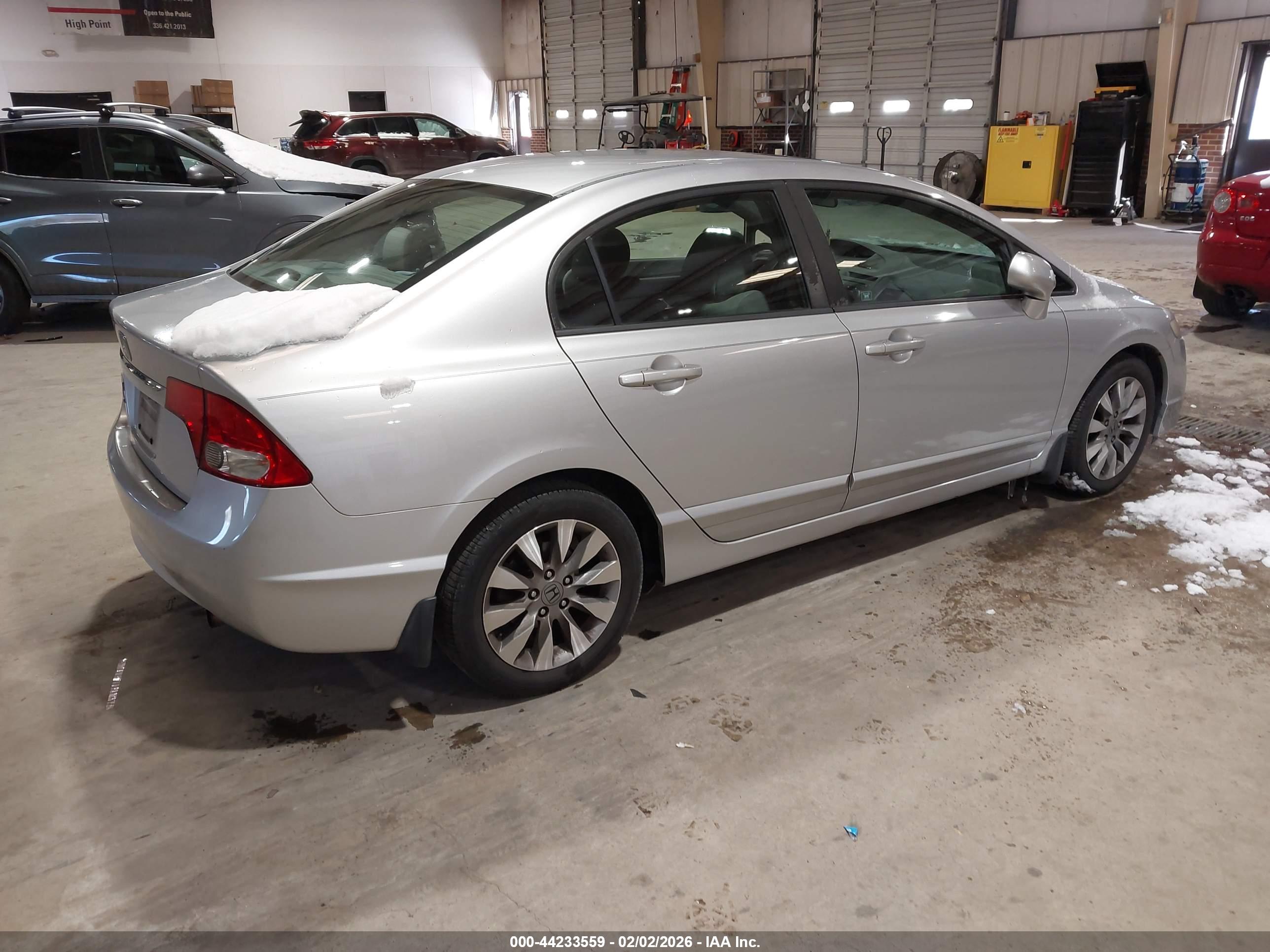 HONDA CIVIC image 4