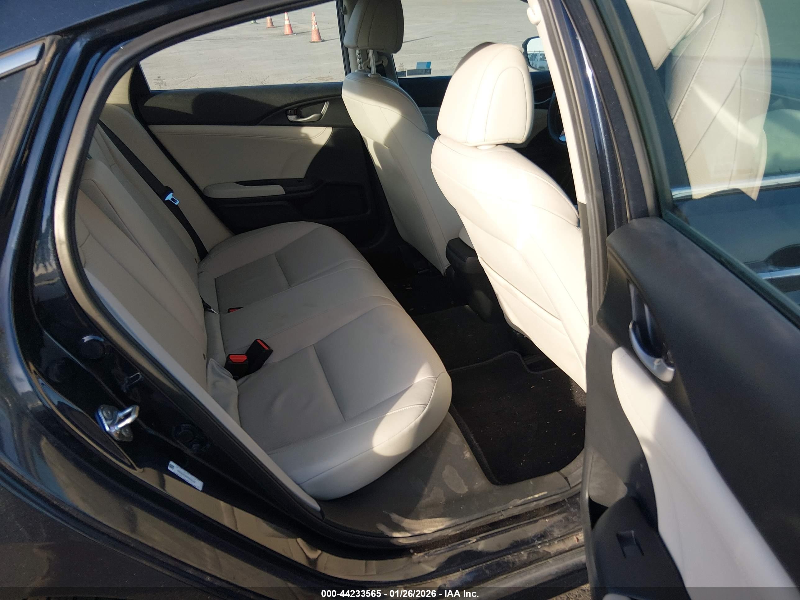 HONDA INSIGHT image 8