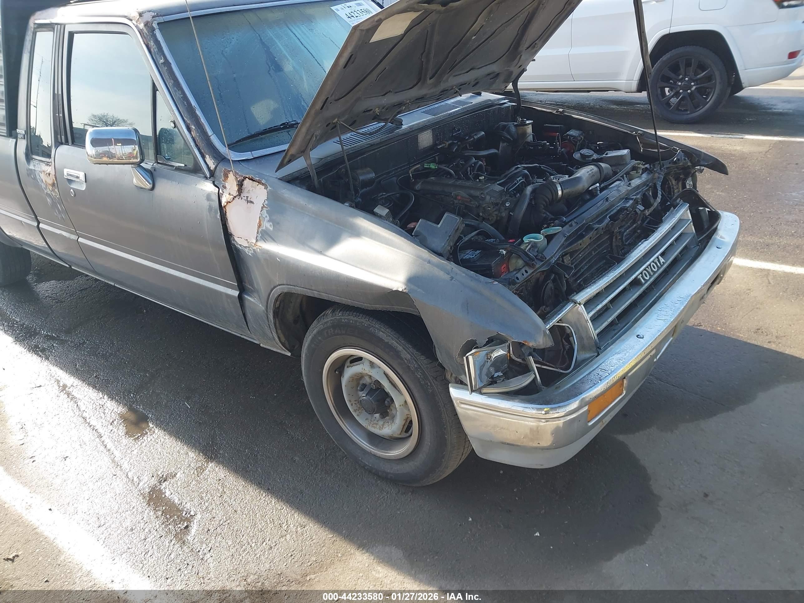 TOYOTA PICKUP image 6