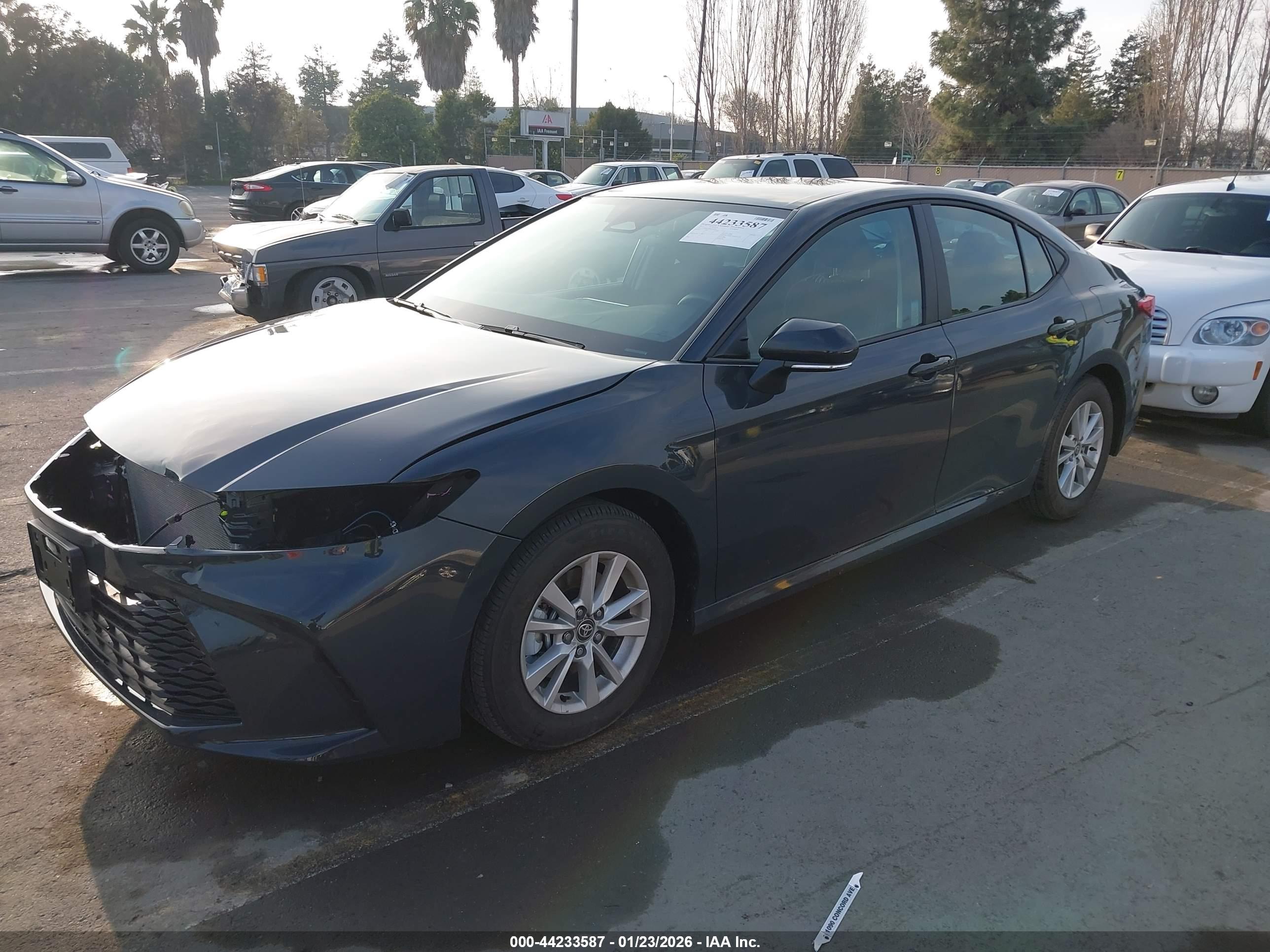 TOYOTA CAMRY image 2