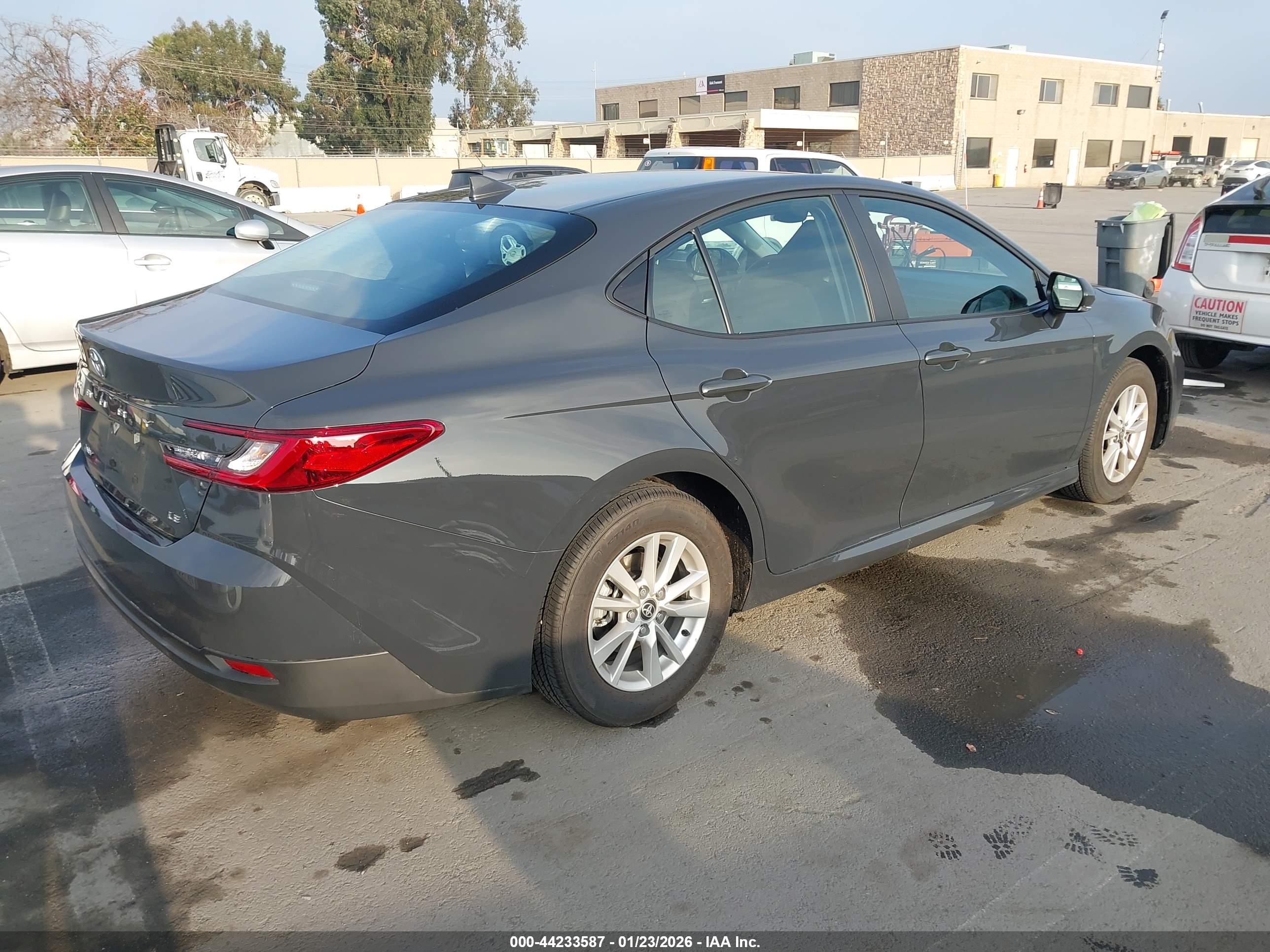 TOYOTA CAMRY image 4