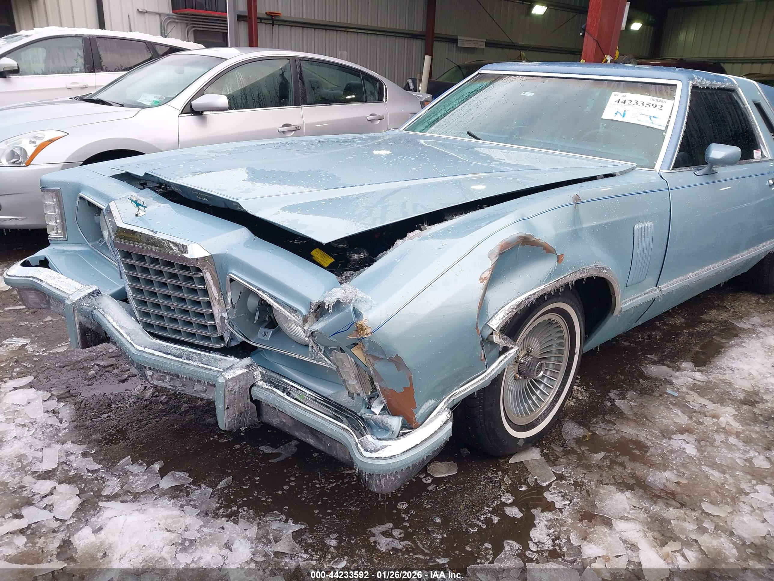 FORD THUNDERBIRD image 6