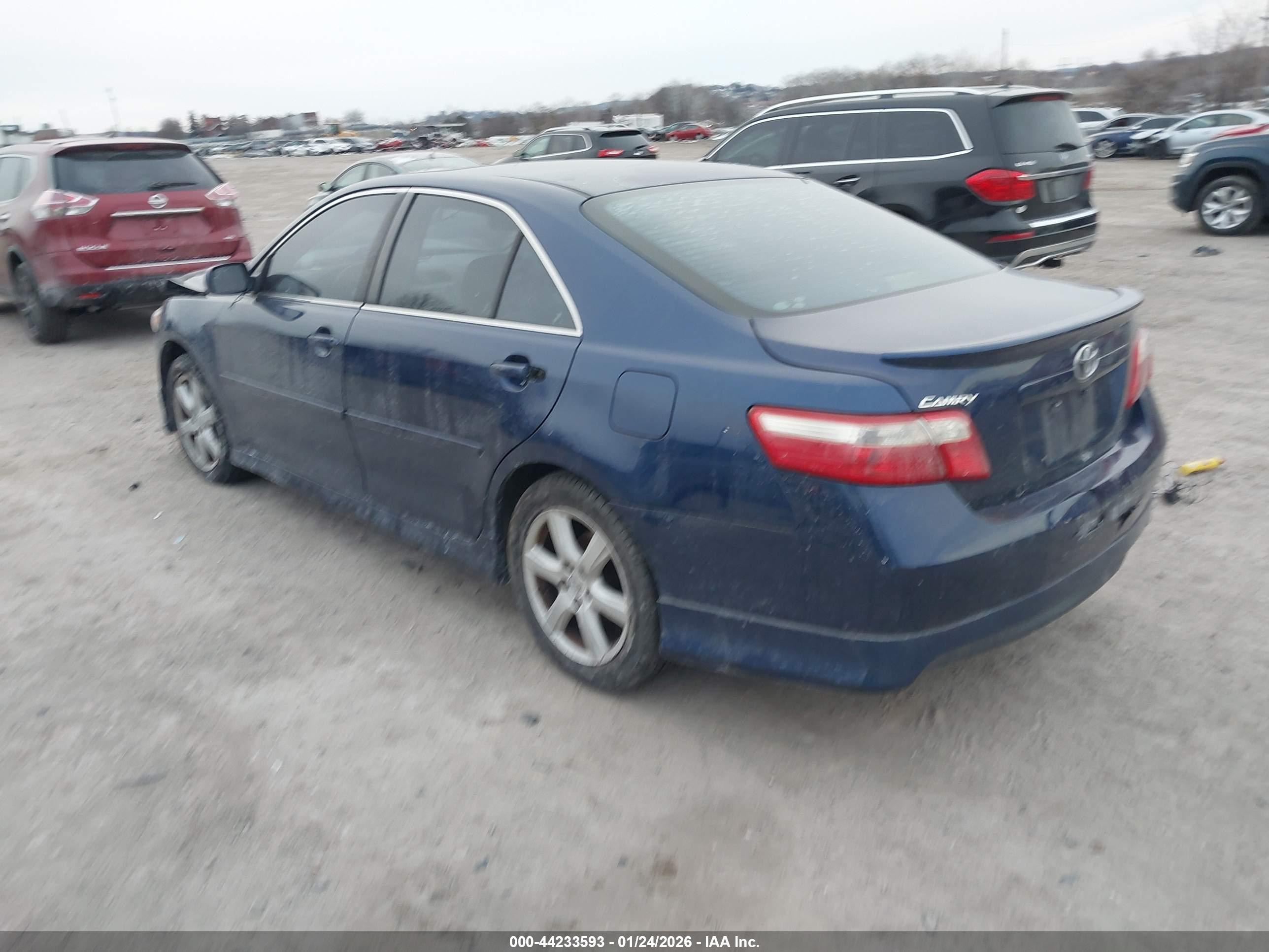 TOYOTA CAMRY image 3