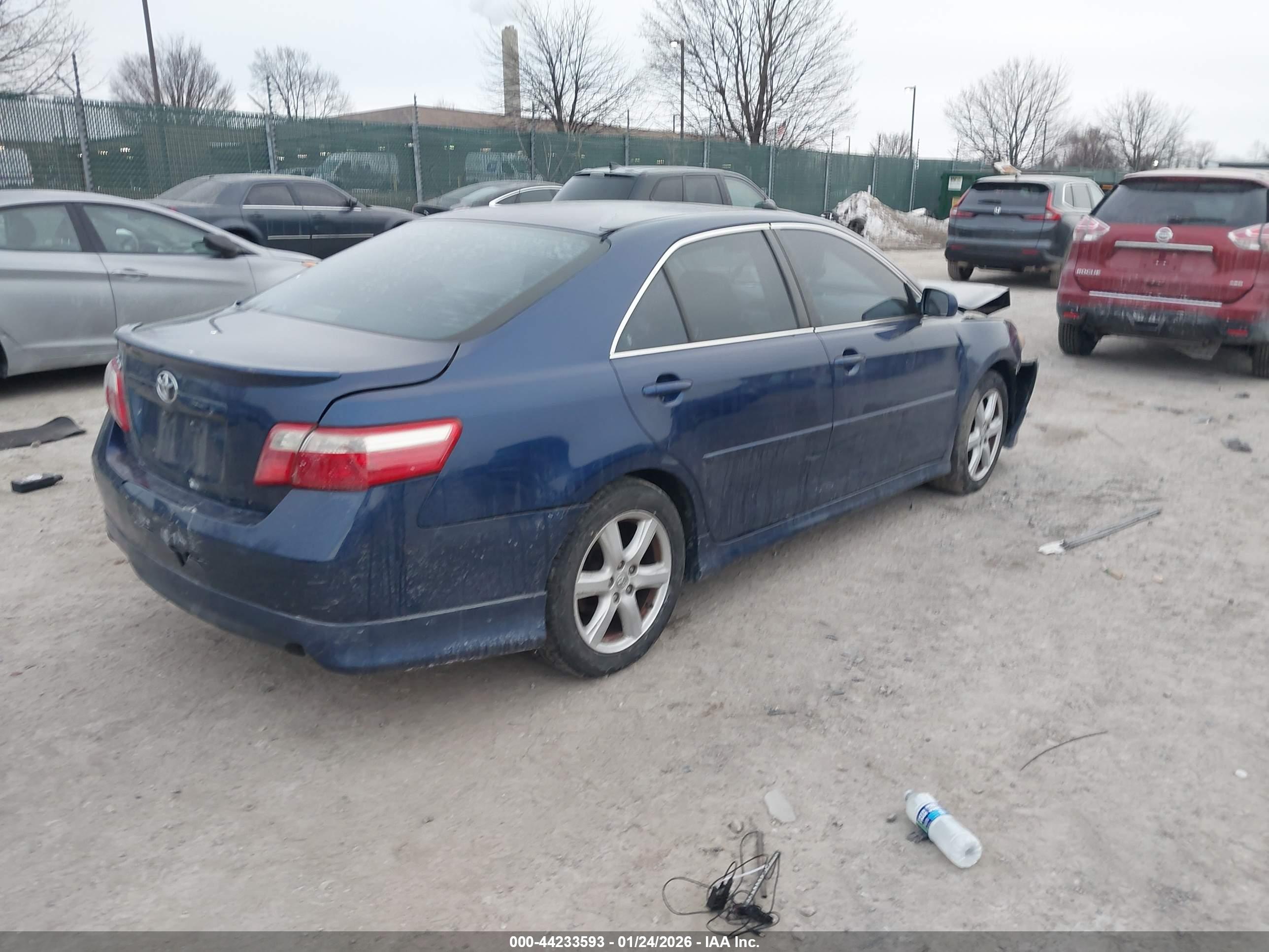 TOYOTA CAMRY image 4