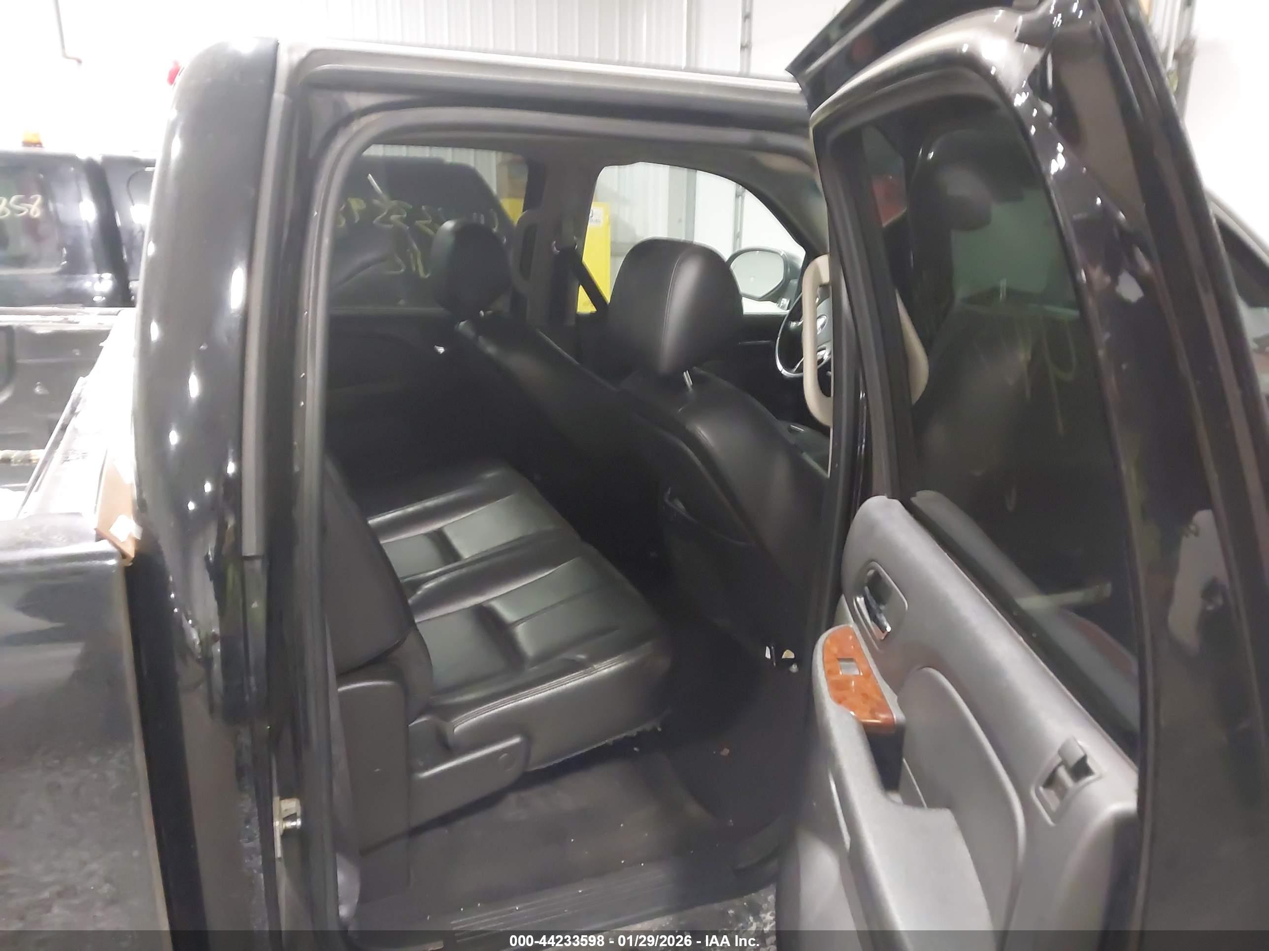 GMC SIERRA image 8